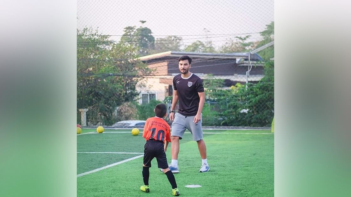 เกียรติประวุฒิ