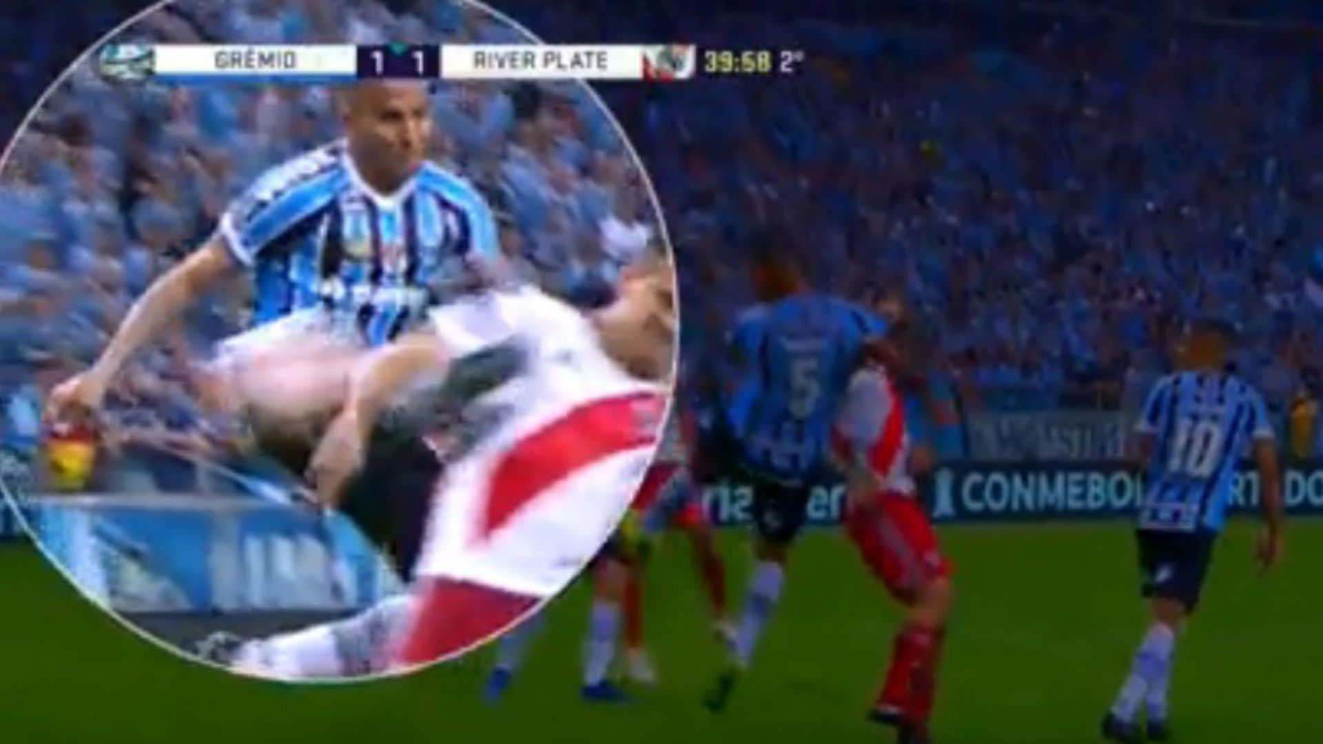 Captura TV Gremio River Santos Borre mano 301018