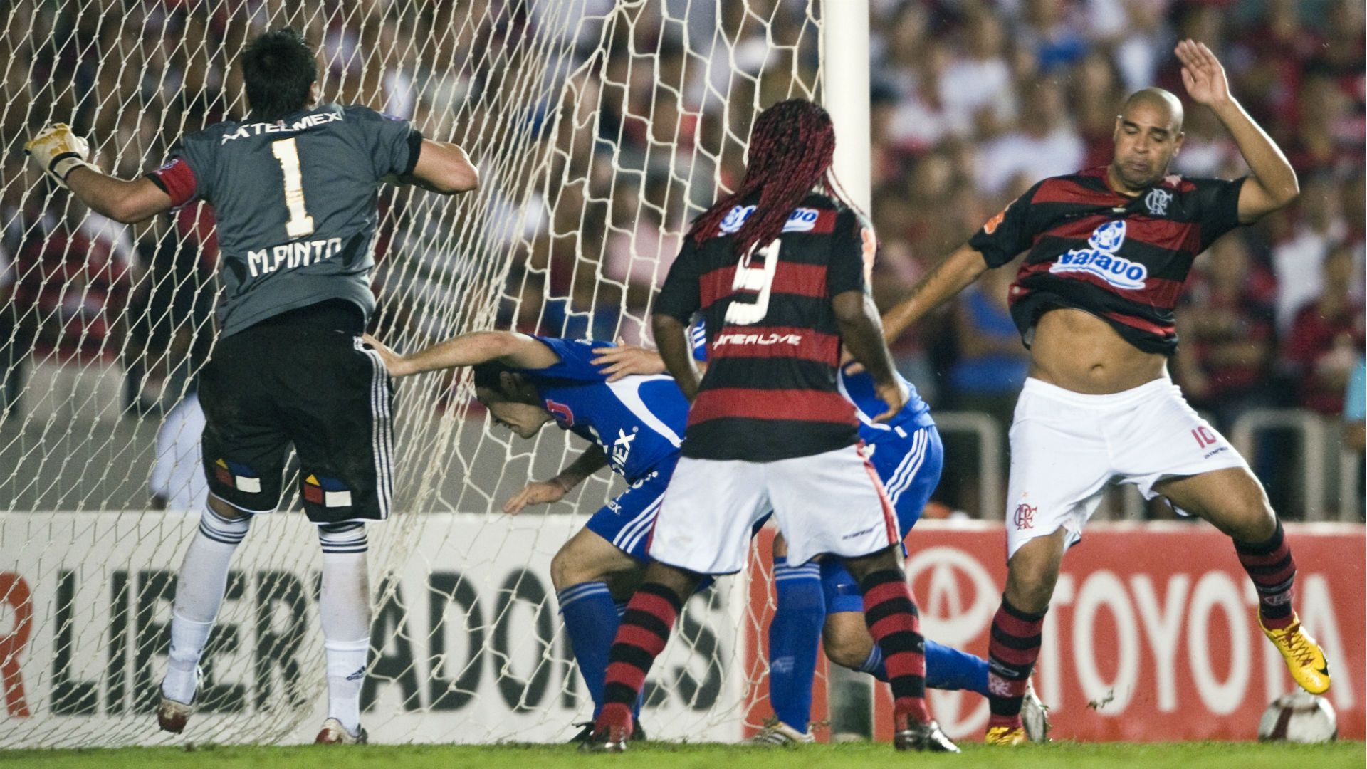Adriano Flamengo Universidad Chile Libertadores 2010