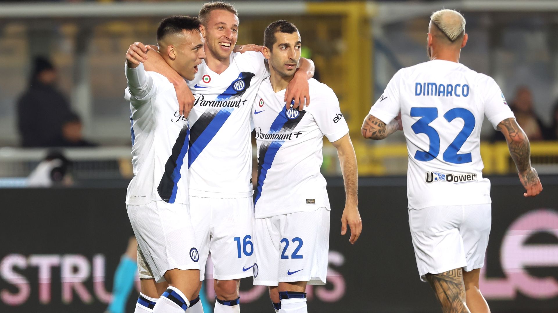 Inter celebrates goal against Lecce