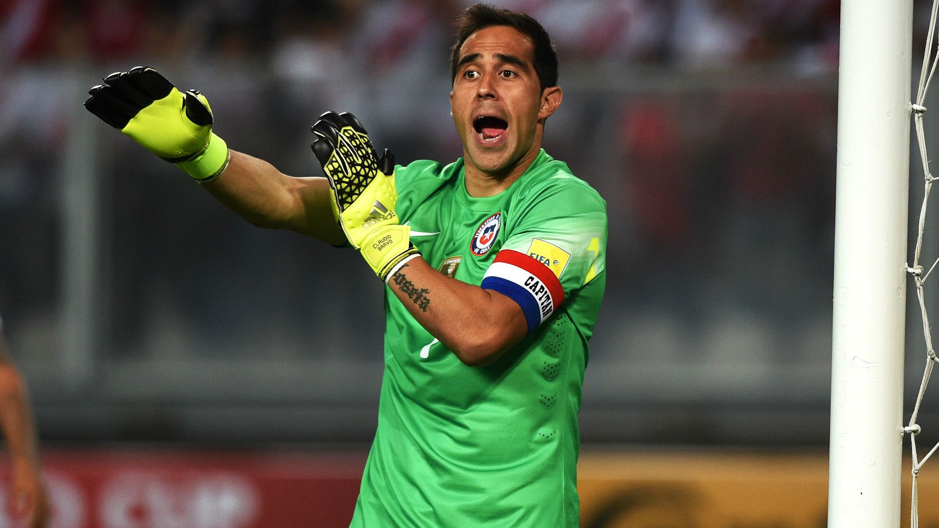 Claudio Bravo - Chile