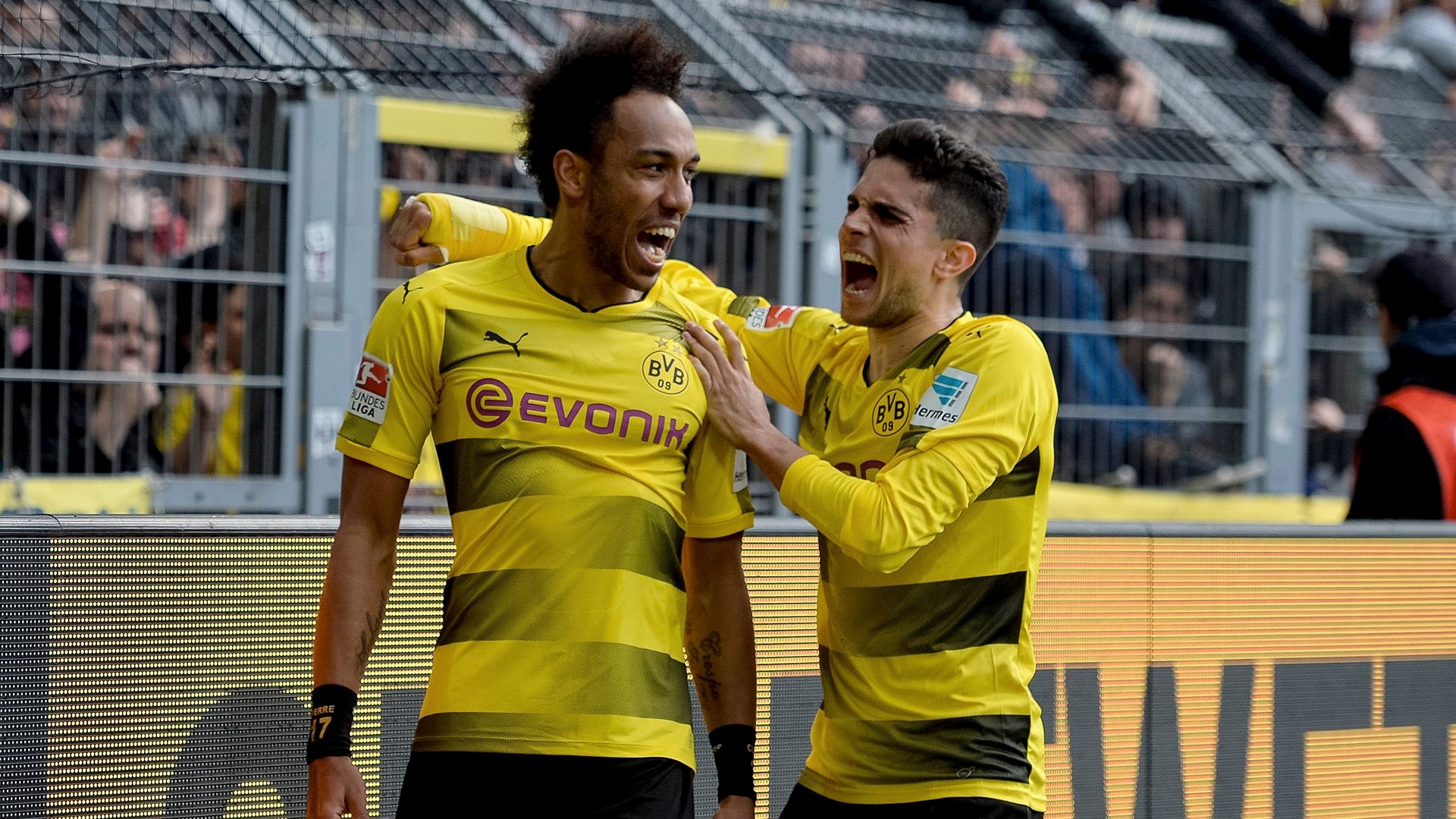 pierre emerick aubameyang marc bartra borussia dortmund bundesliga 052017