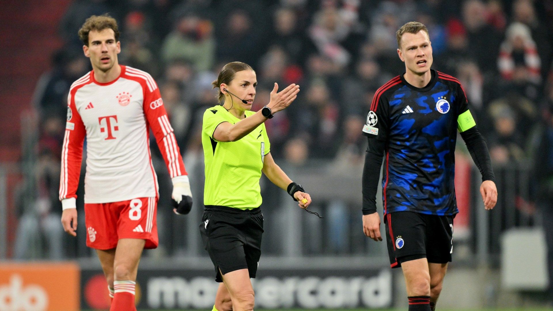 Referee Stephanie Frappart Bayern Munich Copenhagen 2023-24 Champions League