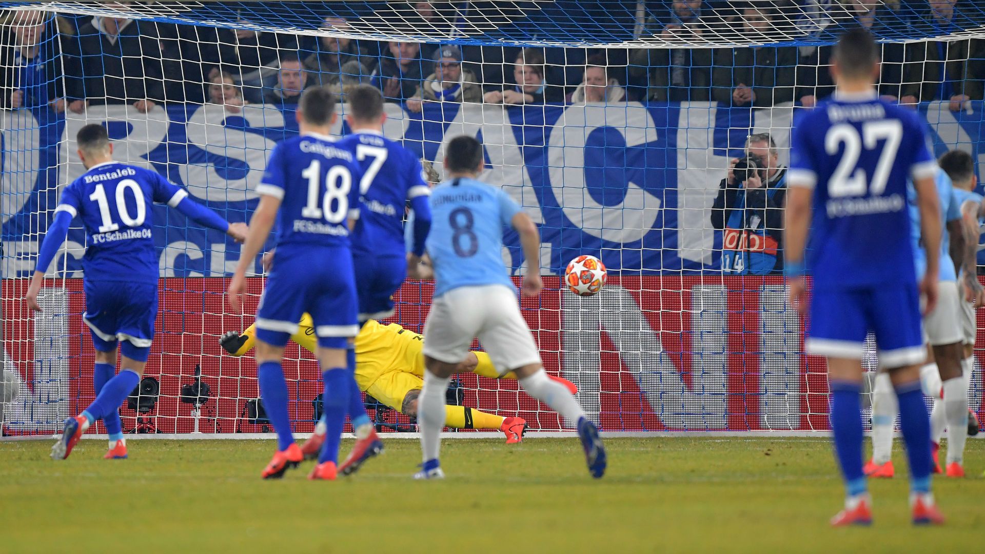 Nabil Bentaleb Schalke 04 Manchester City Champions League