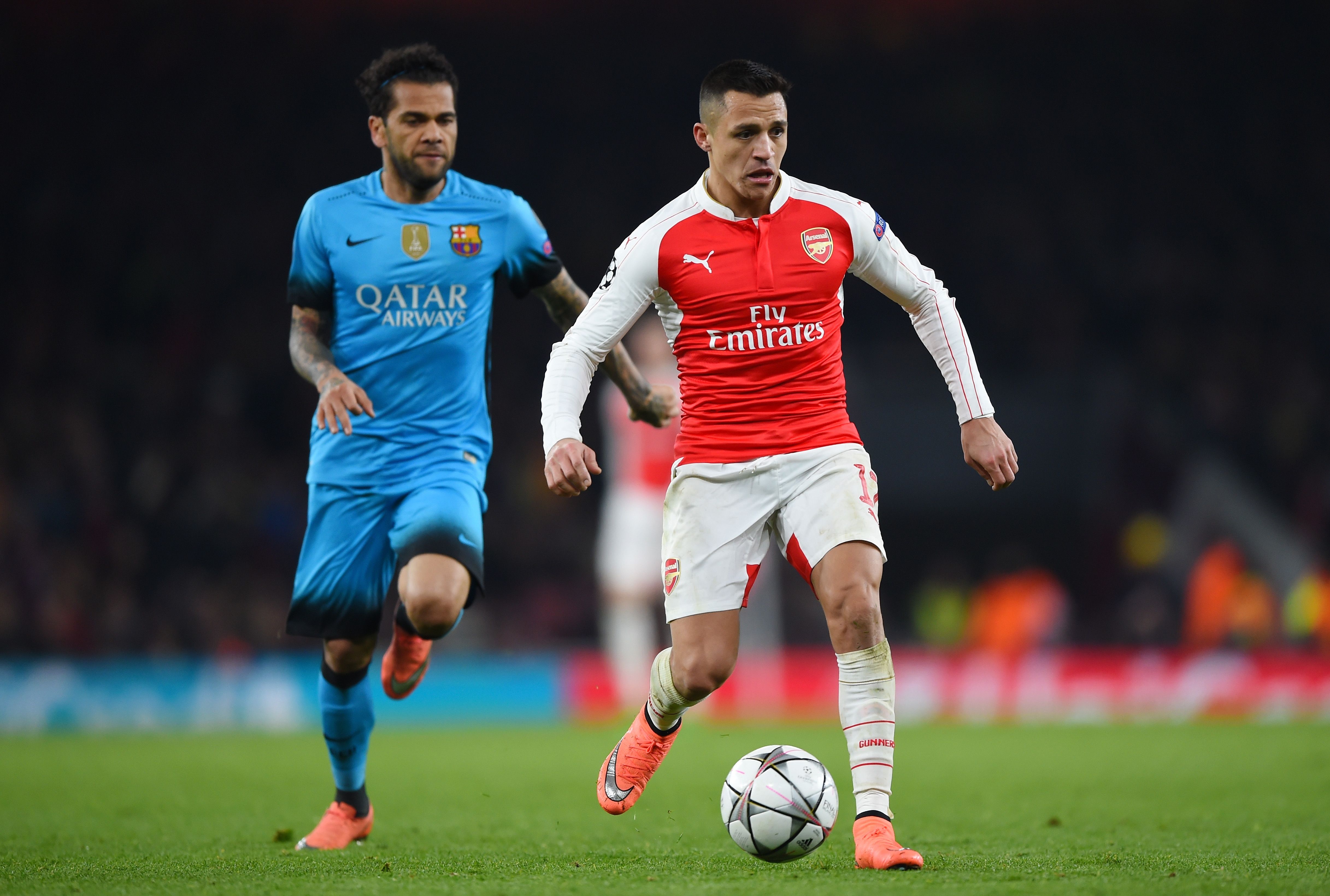 Dani Alves Alexis Sanchez Barcelona Arsenal EMBED