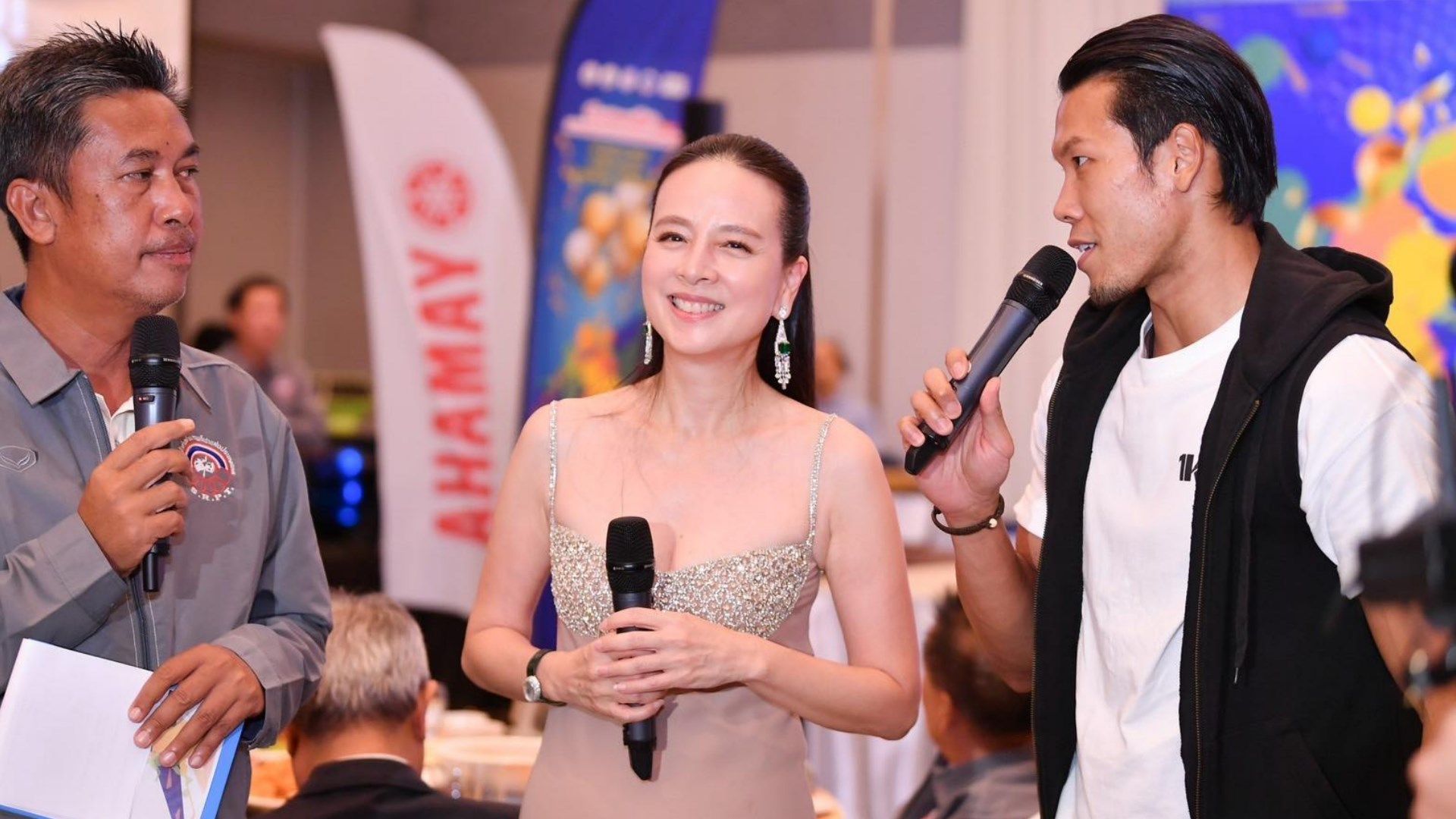 นวลพรรณ ล่ำซำ