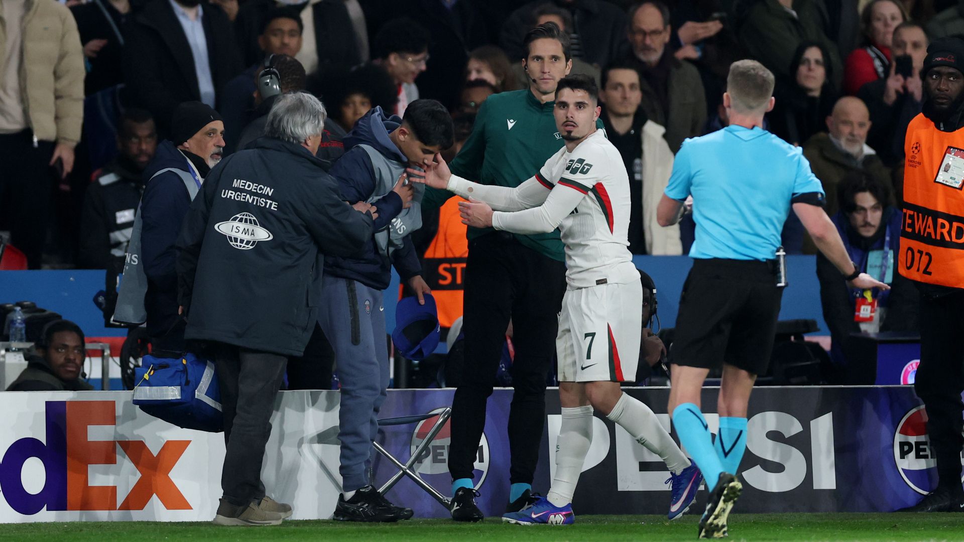 PSG Chelsea Pedro Neto