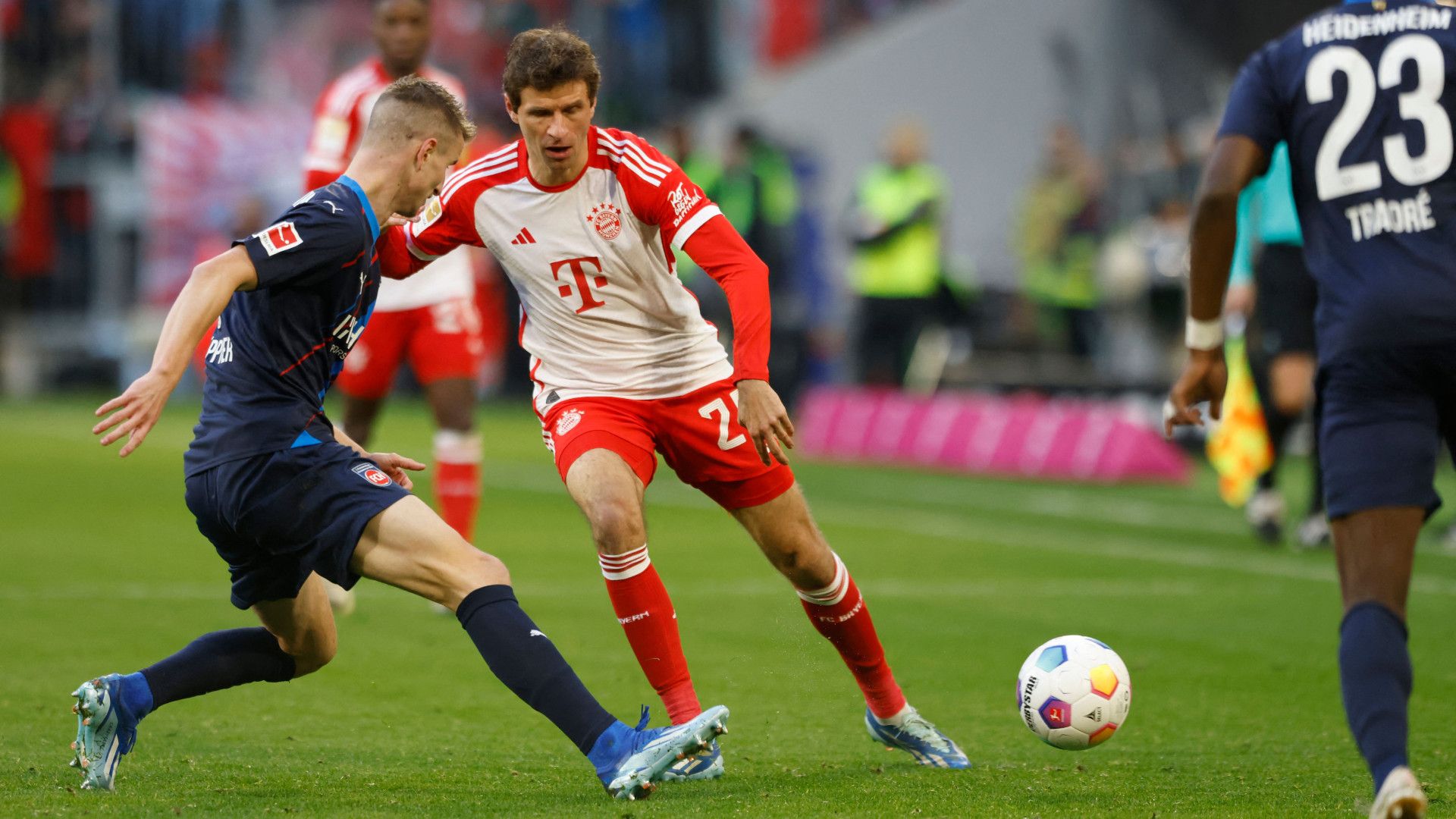 THOMAS MÜLLER BAYERN MÜNCHEN BUNDESLIGA 11112023