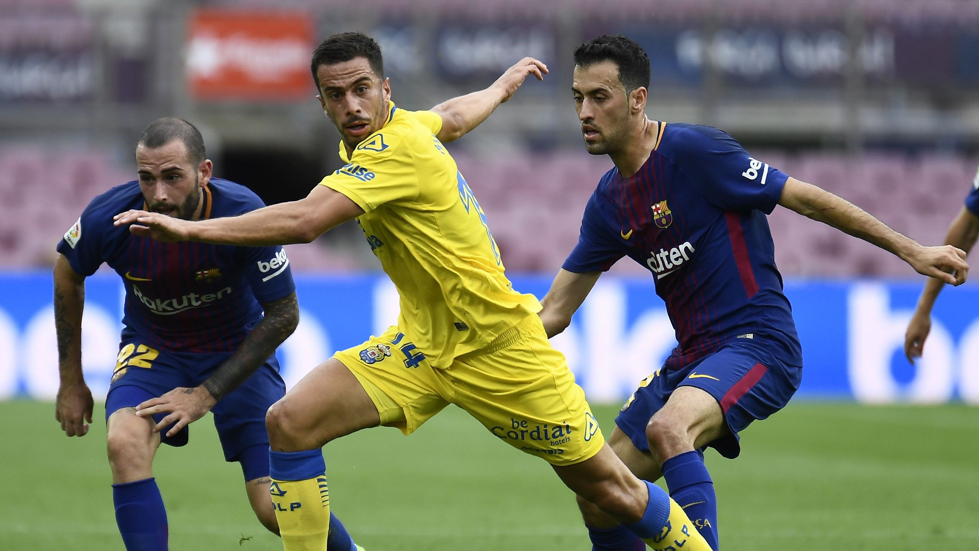 Aleix Vidal Hernan Santana Sergio BusquetsBarcelona Las Palmas LaLiga 01102017