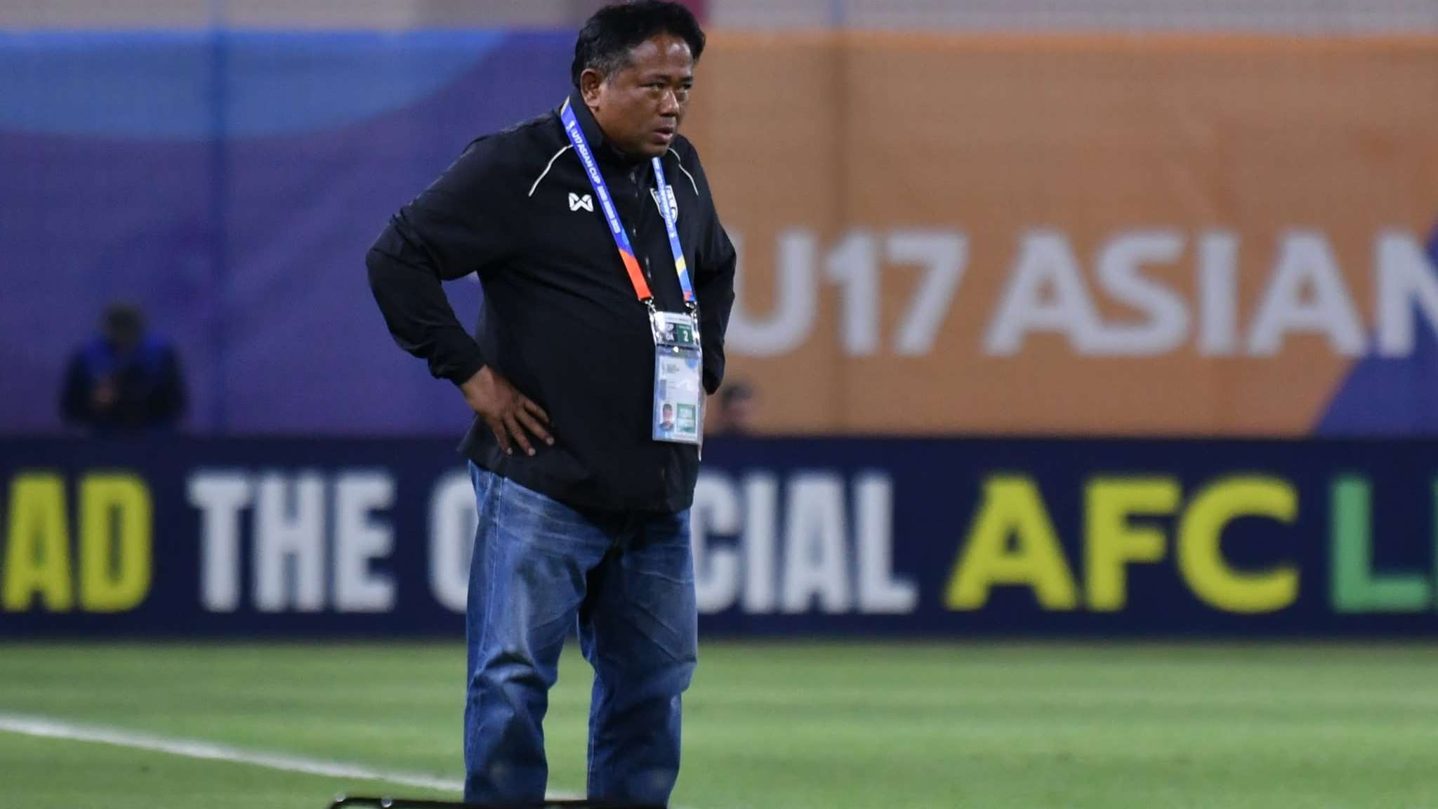 จเด็จ มีลาภ