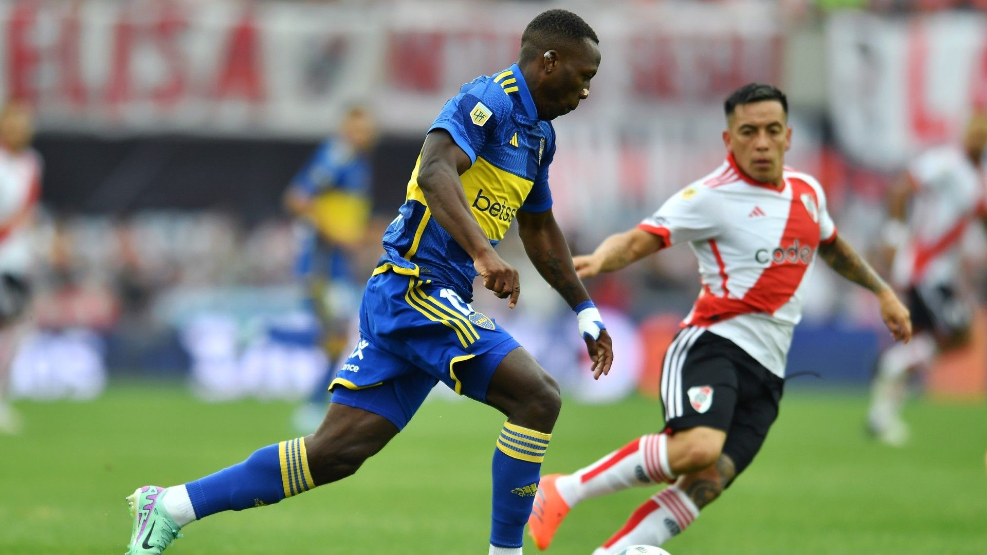 Luis Advincula Esequiel Barco River Boca Superclasico Copa Liga Profesional 25022024