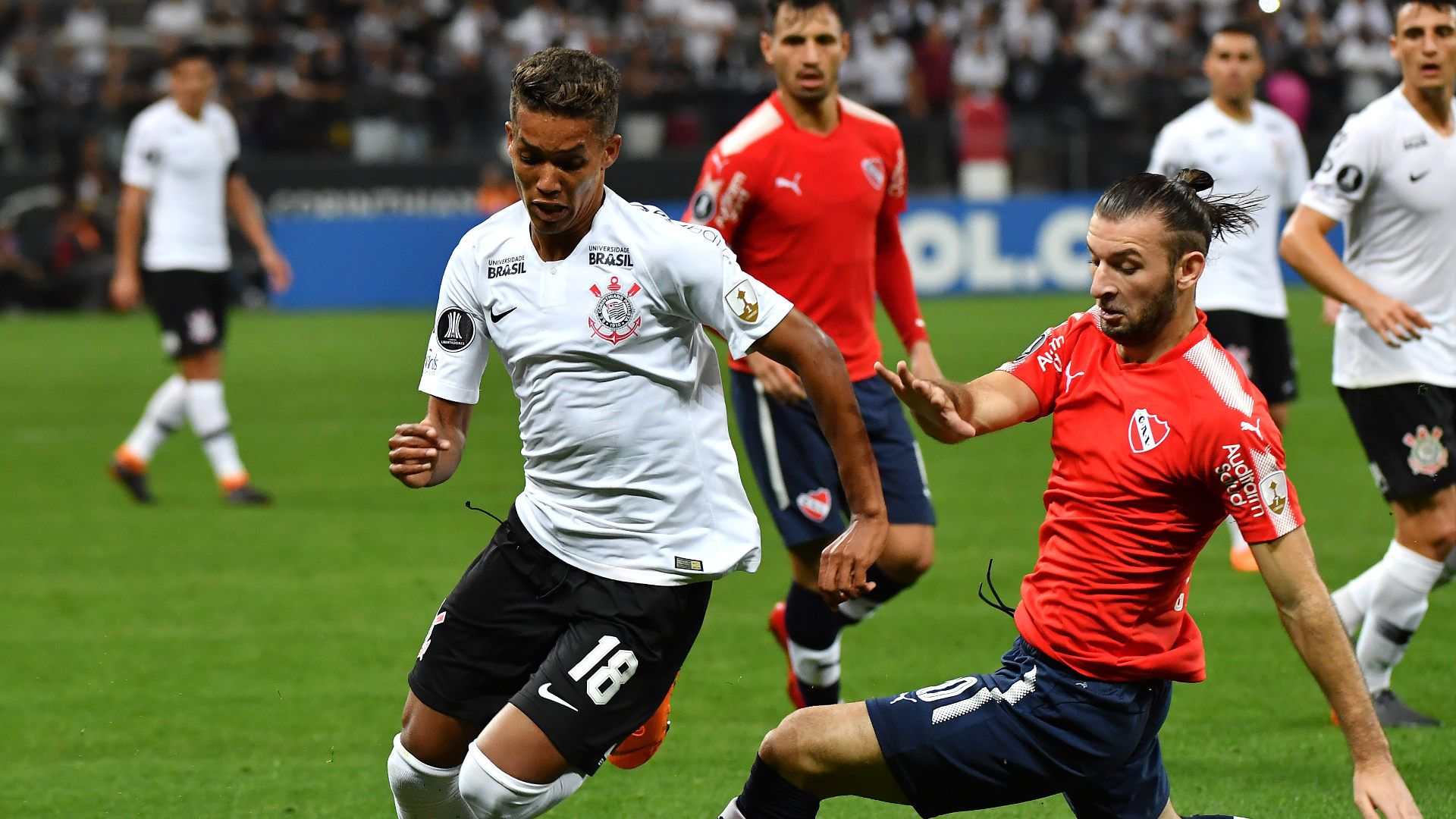 Gaston Silva Pedrinho Corinthians Independiente Libertadores 02052018