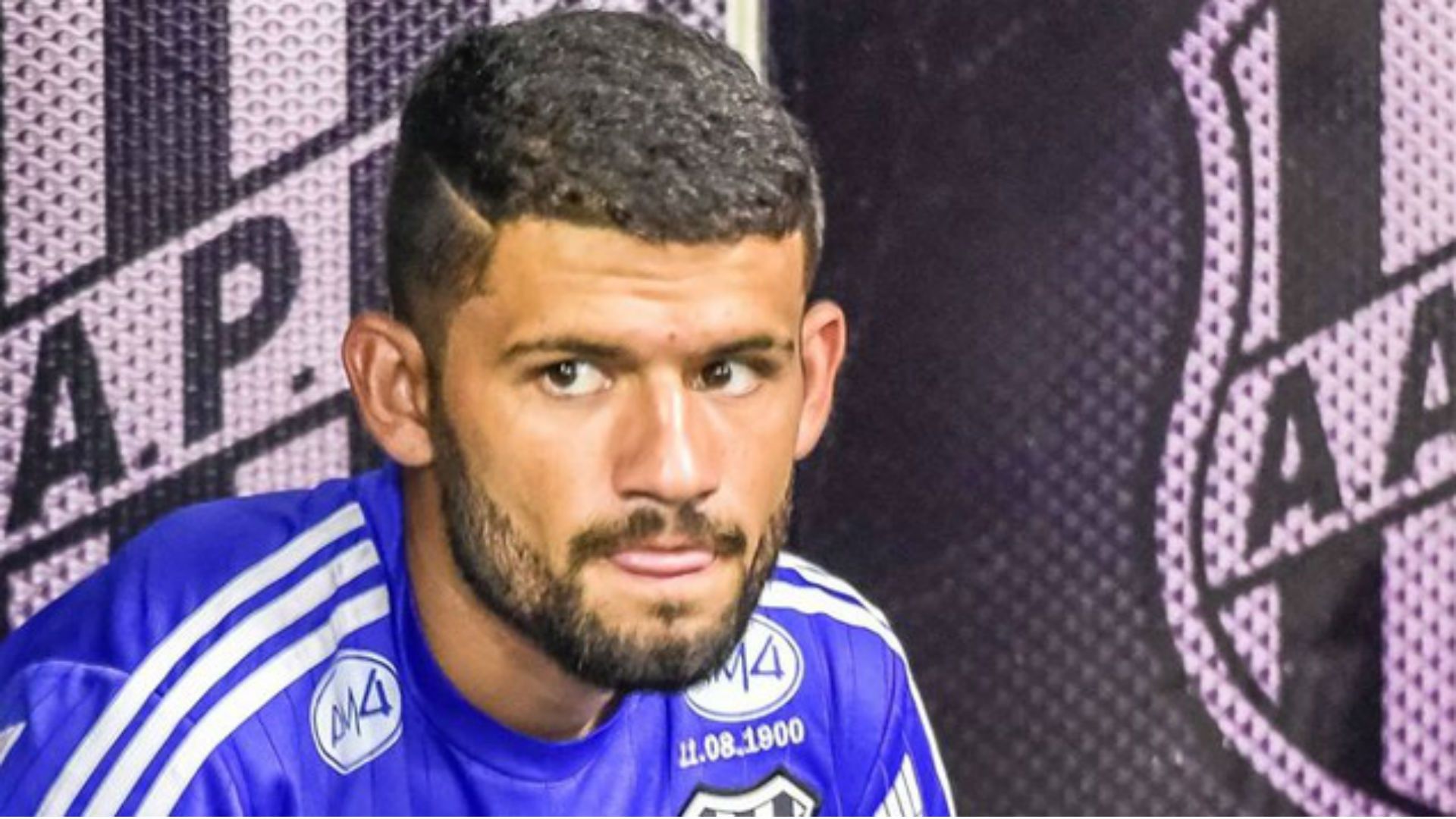 Jádson, meio-campista da Ponte Preta