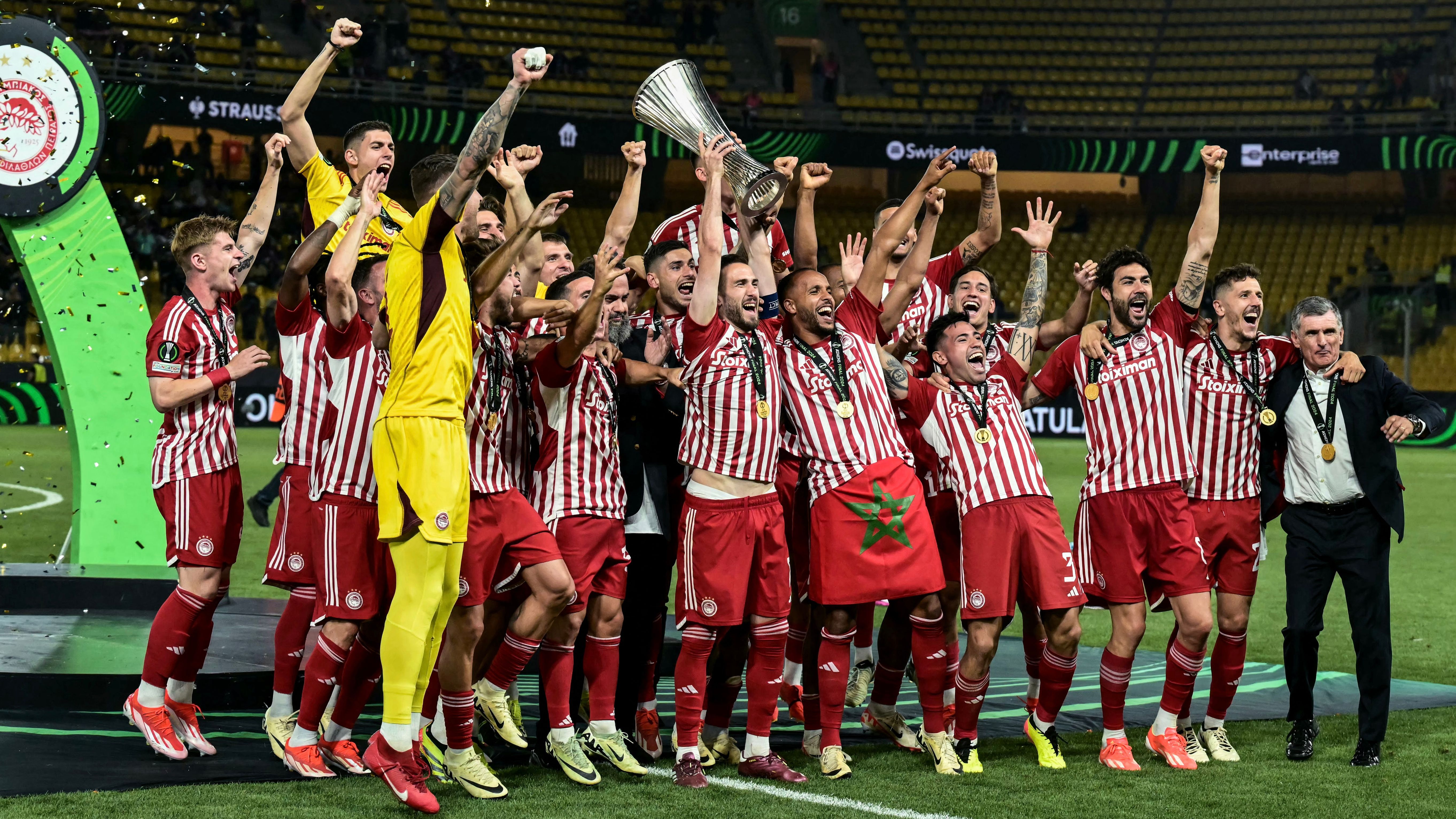 2154639612.jpg?width=1400&