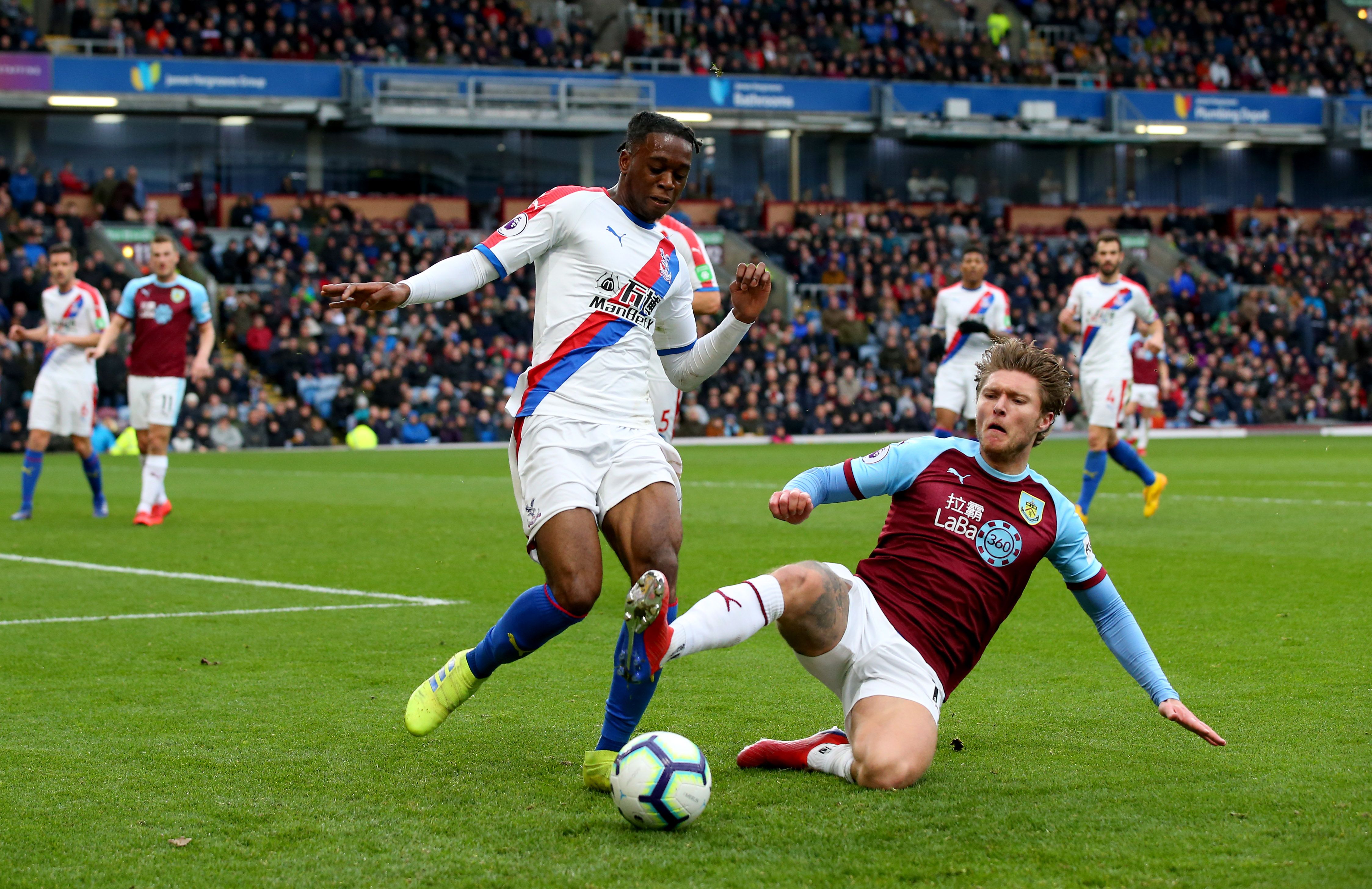 Aaron Wan-Bissaka & Jeff Hendrick : Burnley FC v Crystal Palace : 2019