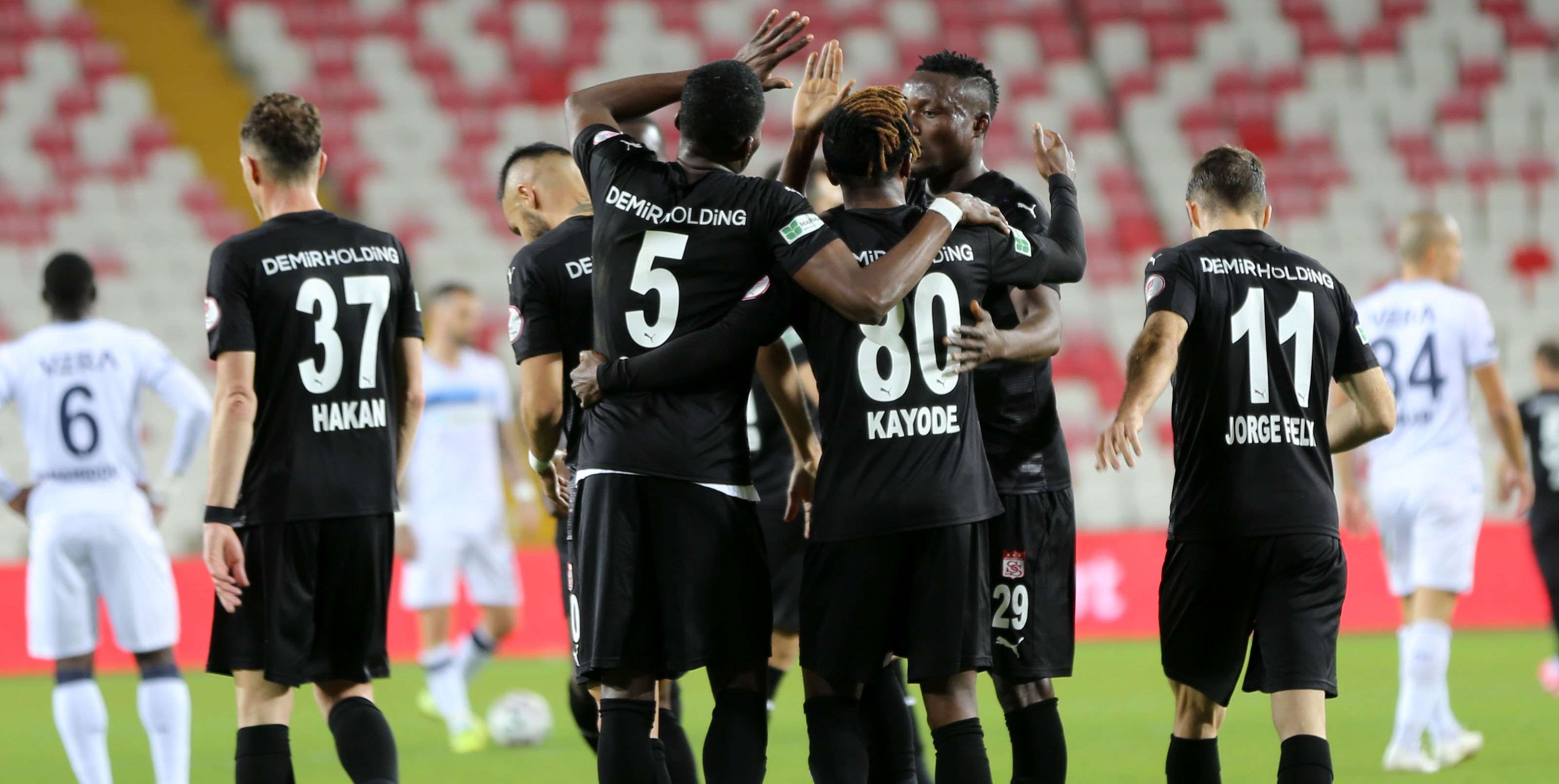 Sivasspor Goal Celebration vs. Adana Demirspor 01/12/21