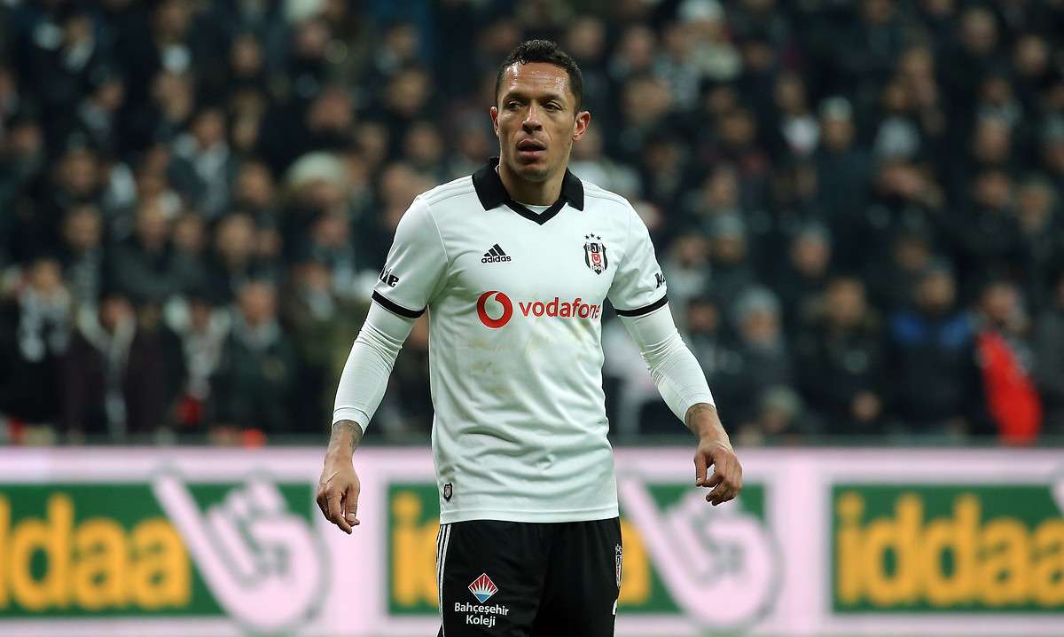 Adriano Correia Besiktas