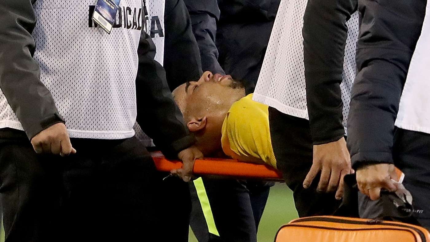 Gabriel Jesus stretcher