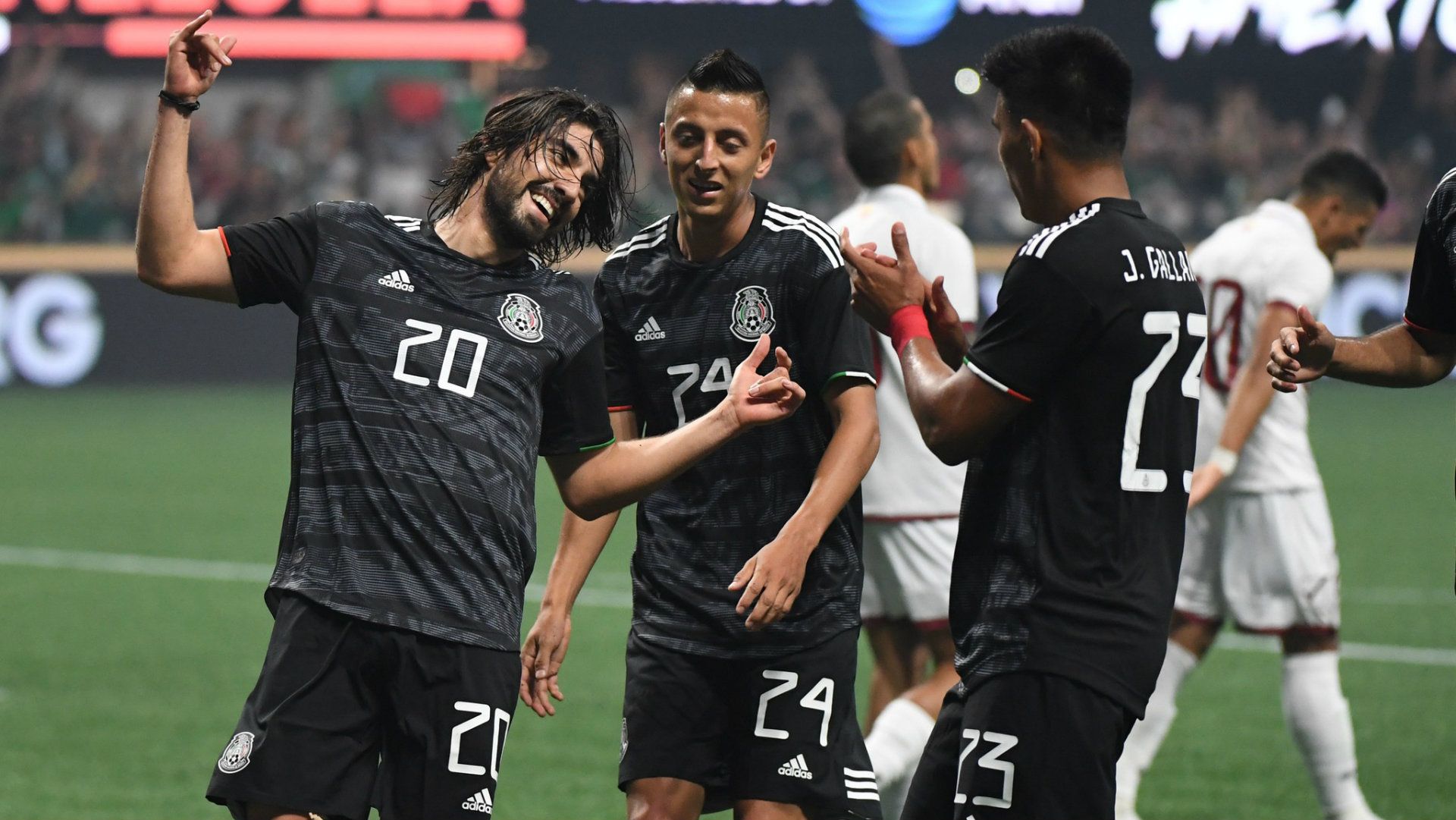 México Rodolfo Pizarro Roberto Alvarado