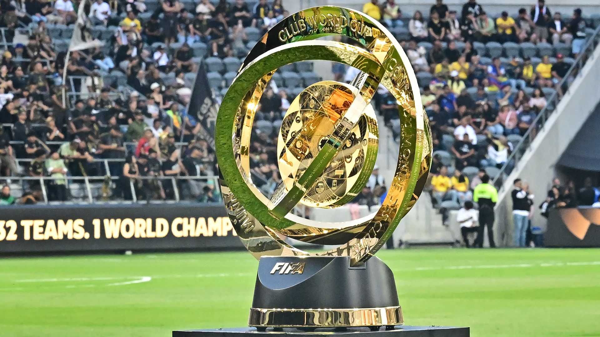 わずか72時間で約7万円→2000円に…FIFA、クラブW杯準決勝の
