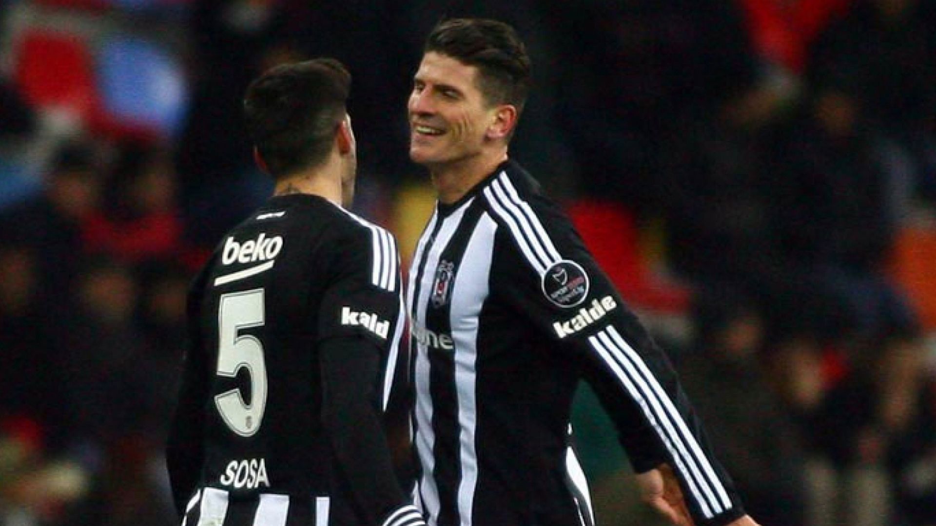 Jose Sosa Mario Gomez Besiktas STSL 12052015