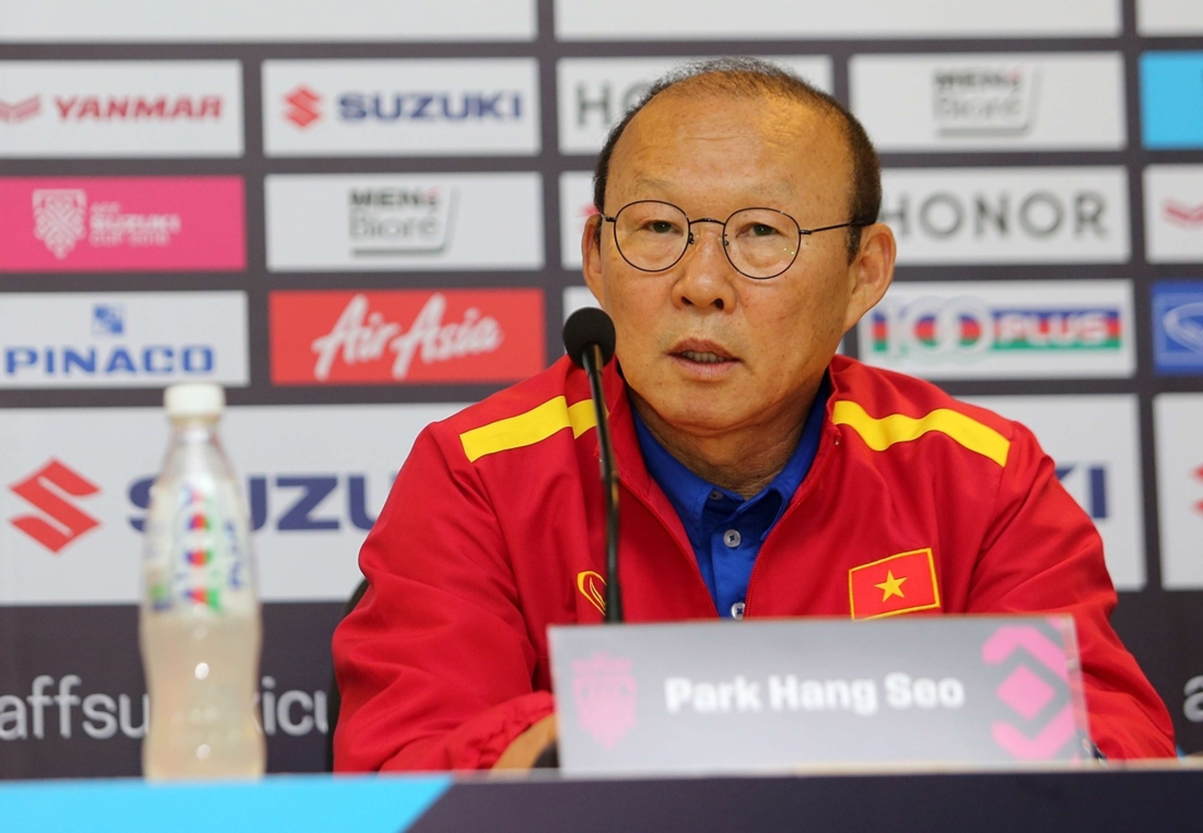 Park Hang-seo Vietnam vs Philippines AFF Suzuki Cup 2018 (5)