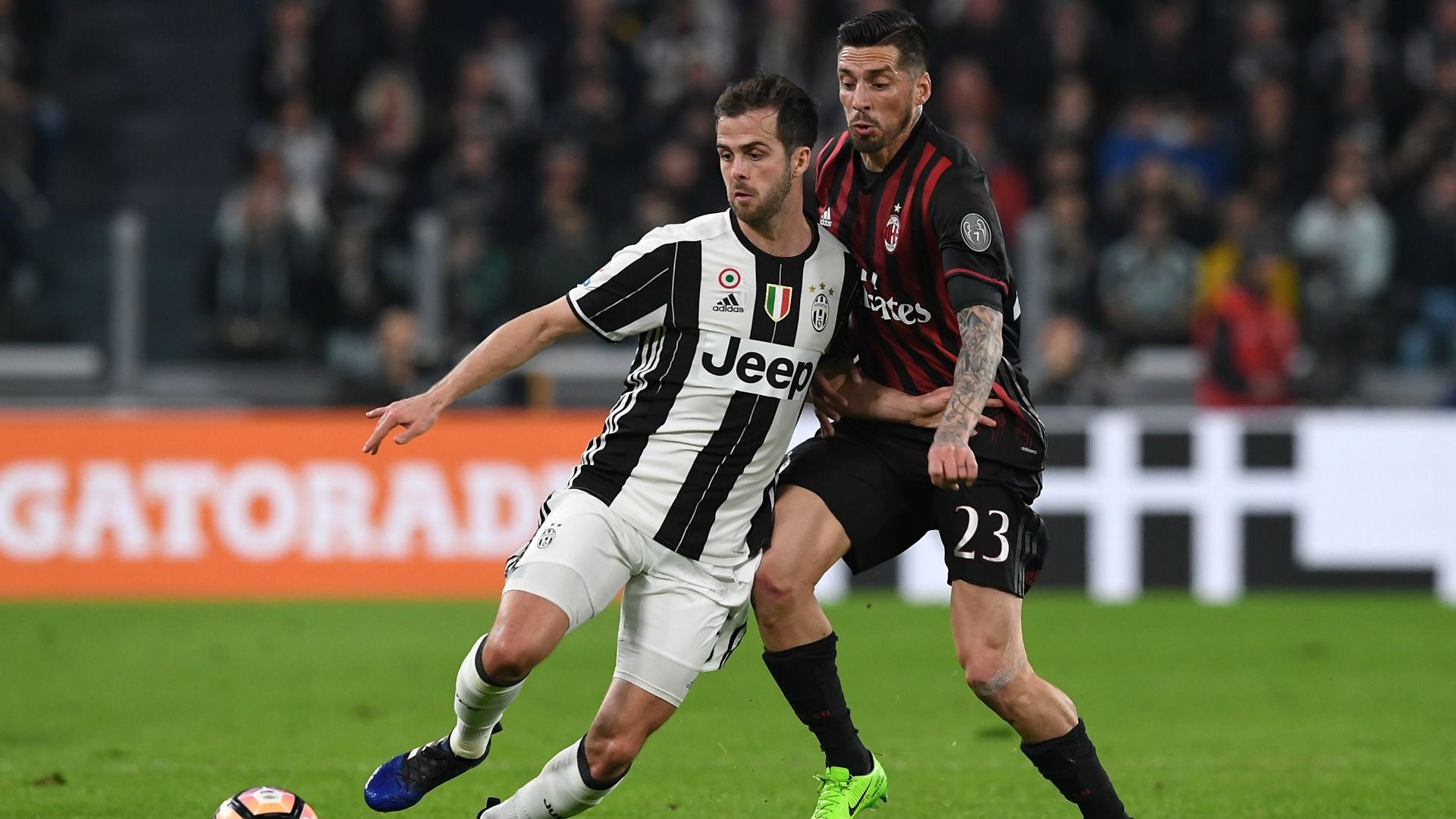 Miralem Pjanic Josè Sosa Juventus Milan Serie A