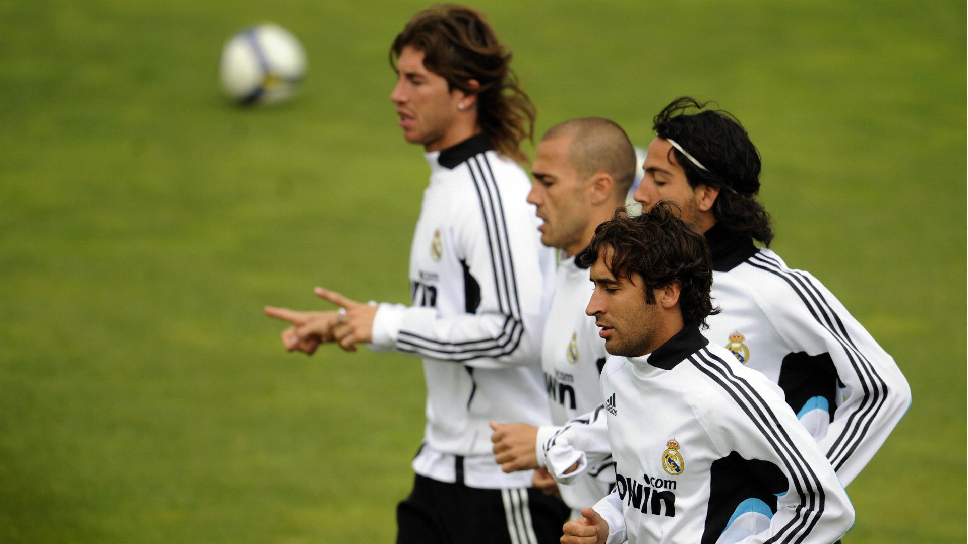 Sergio Ramos Dani Parejo Fabio Cannavaro Raul Real Madrid 2009