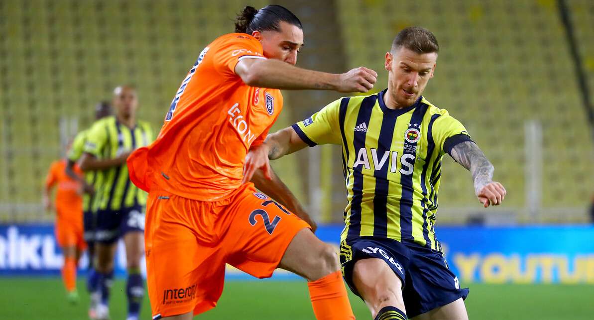 Enzo Crivelli Serdar Aziz Fenerbahce Basaksehir 12/23/20