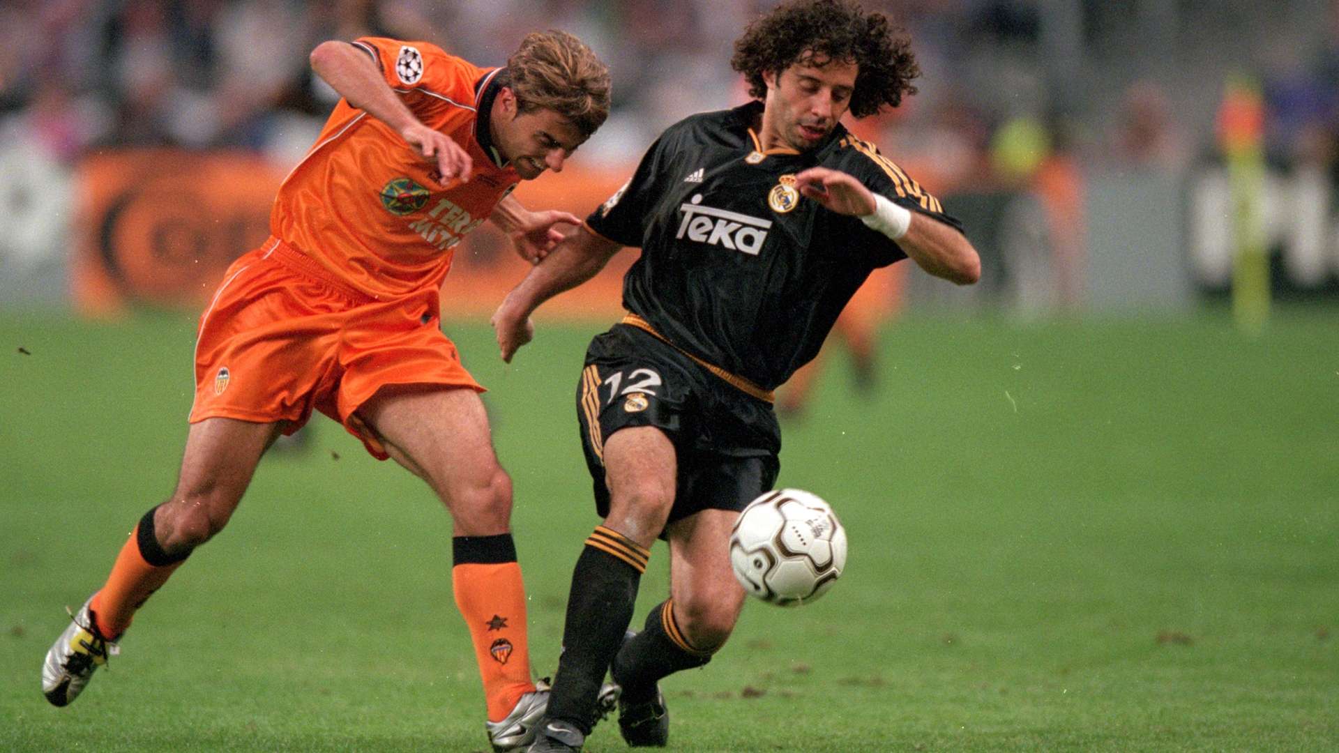 Iván Campo and Claudio Piojo López during Real Madrid-Valencia Champions League final match 2000