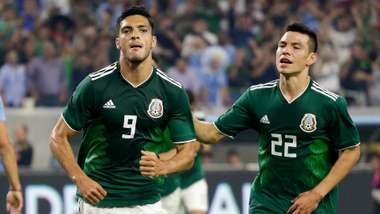 México vs Uruguay Raúl Jiménez