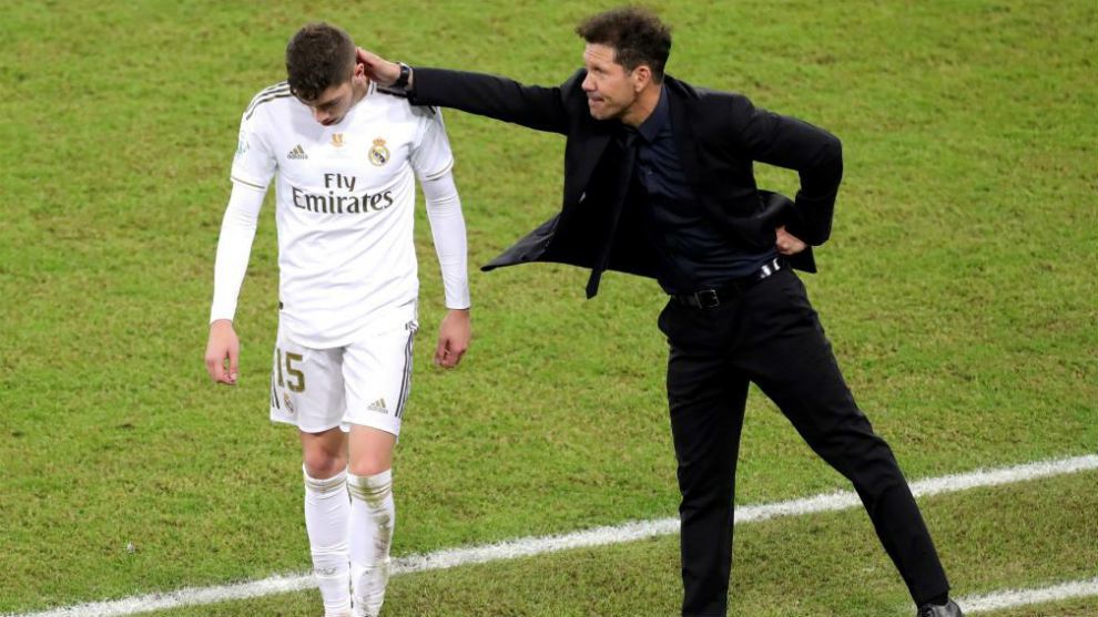 Simeone acaricia a Valverde