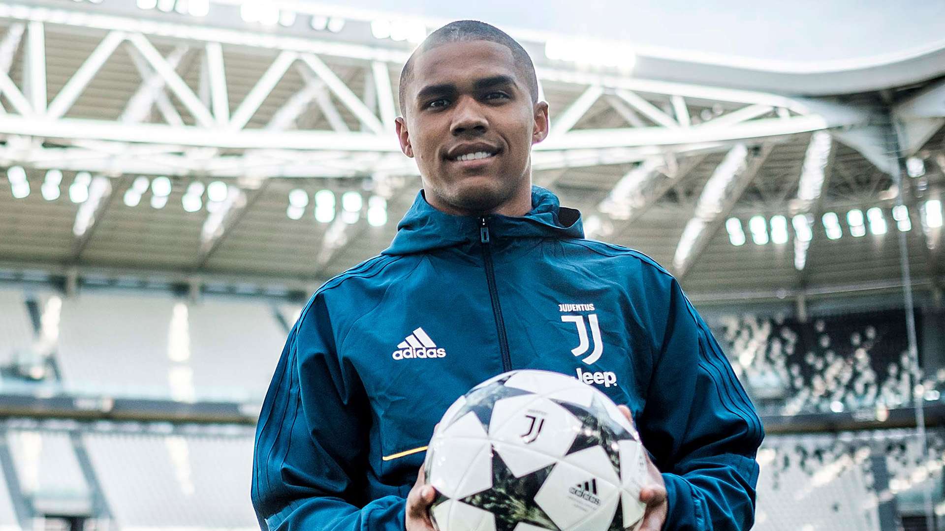 Douglas Costa Juventus unveiling 17072017