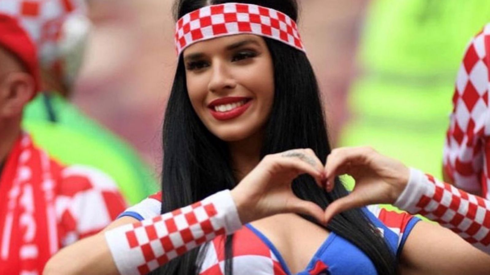 Ivana Knöll, la aficionada croata en el Mundial de Qatar 2022