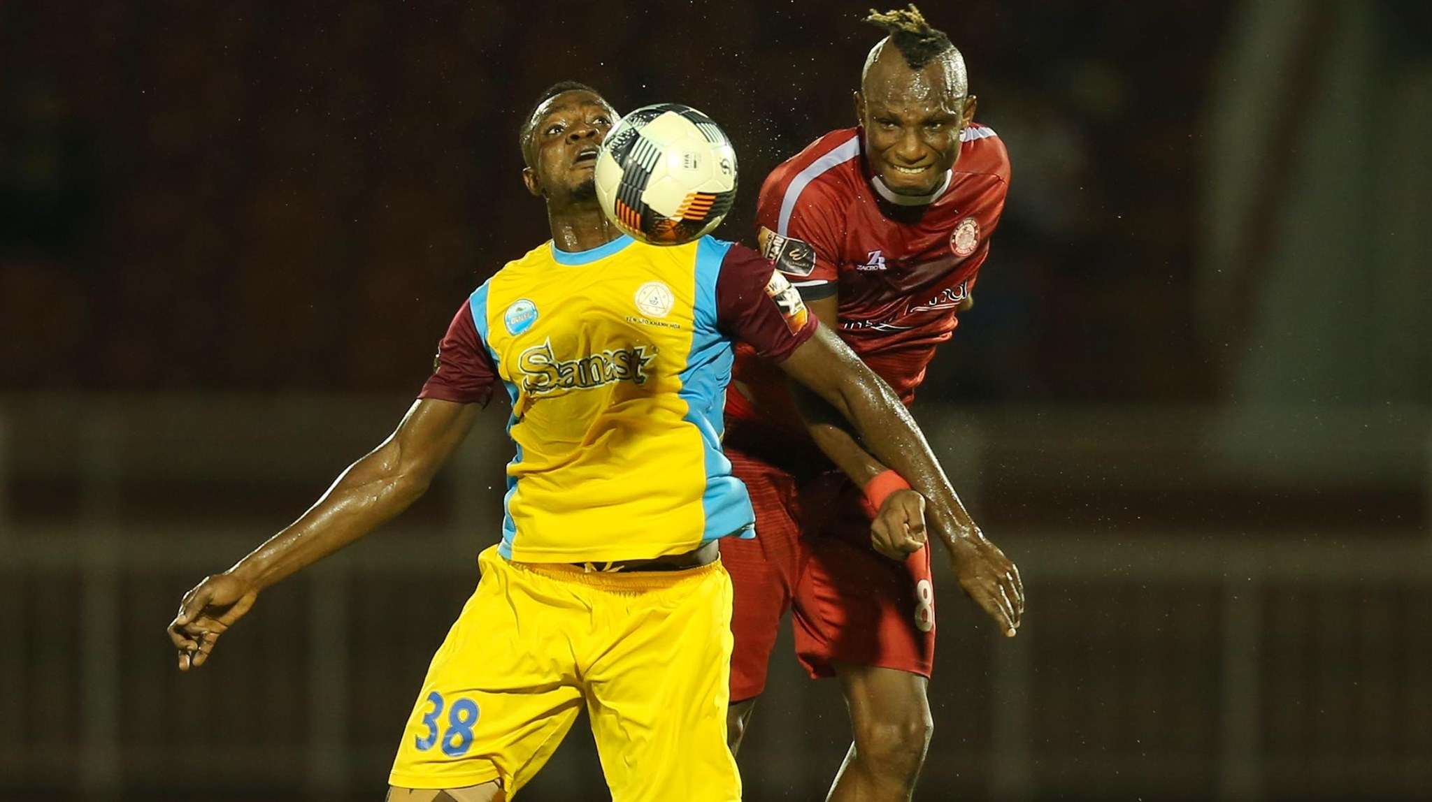 Louis Ewonde vs Nguyen Trung Dai Duong Ho Chi Minh City FC vs Sanna Khanh Hoa BVN Round 19 V.League 2019