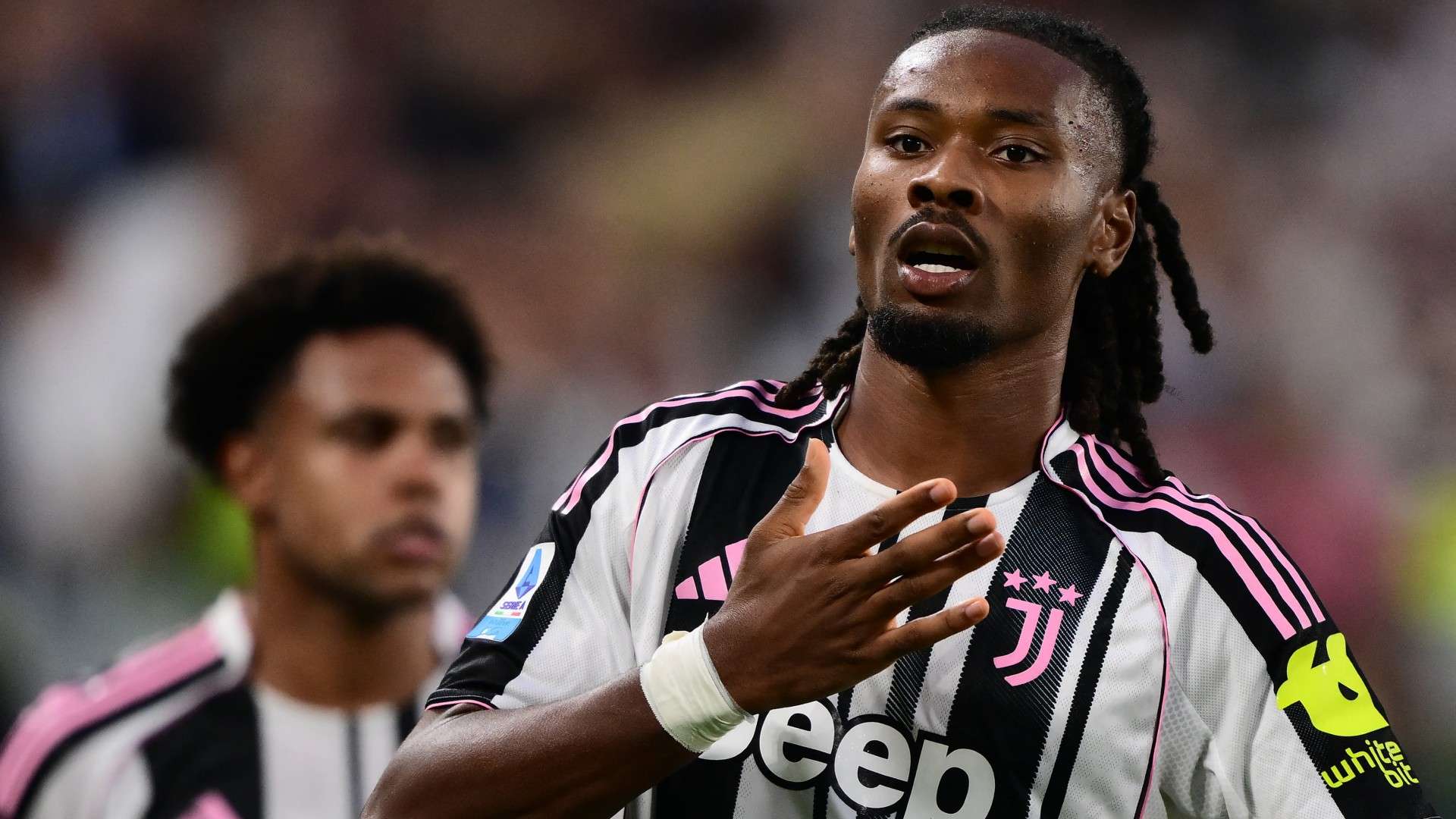 Juventus' French midfielder #19 Khephren Thuram-Ulien celebrates