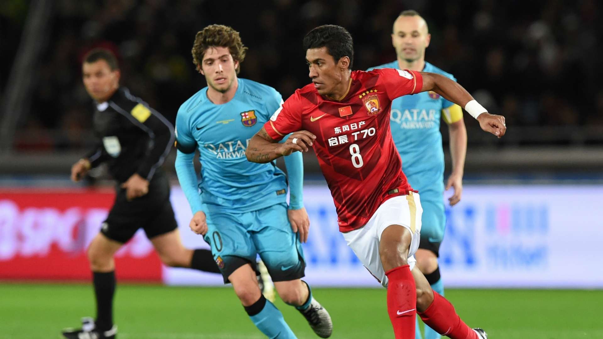 Sergi Roberto Paulinho Barcelona Guangzhou World Cup 17122015