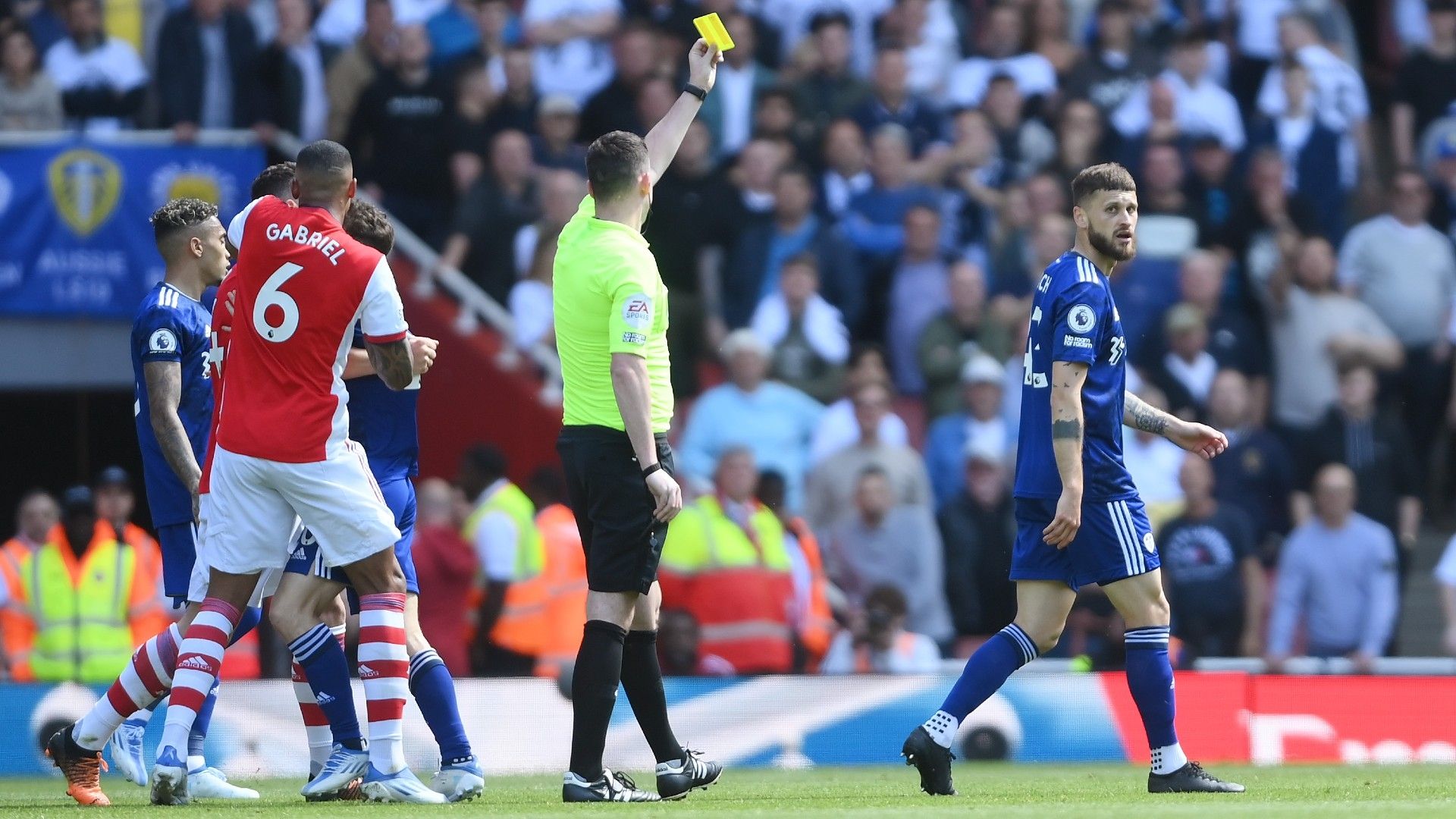 Arsenal Leeds yellow card 2021-22