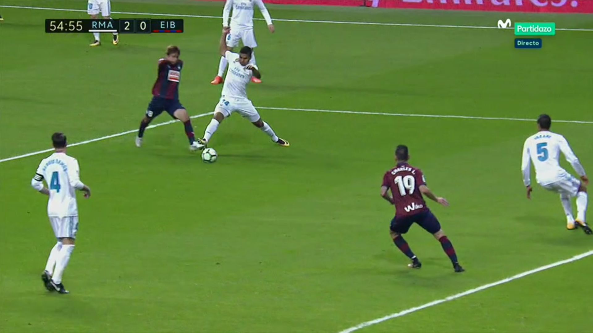 Casemiro penalti a Inui