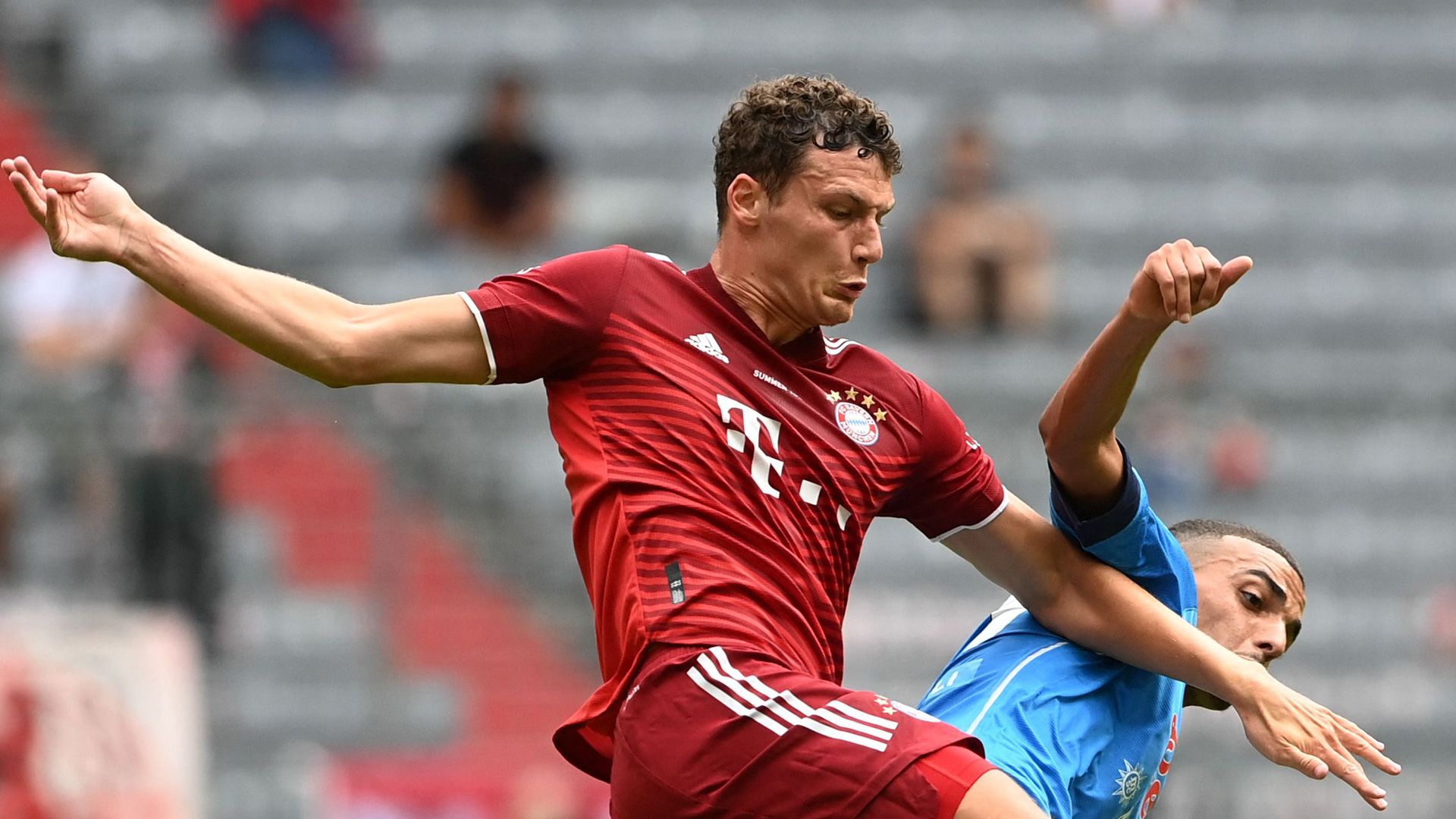 Benjamin Pavard FC Bayern 0821
