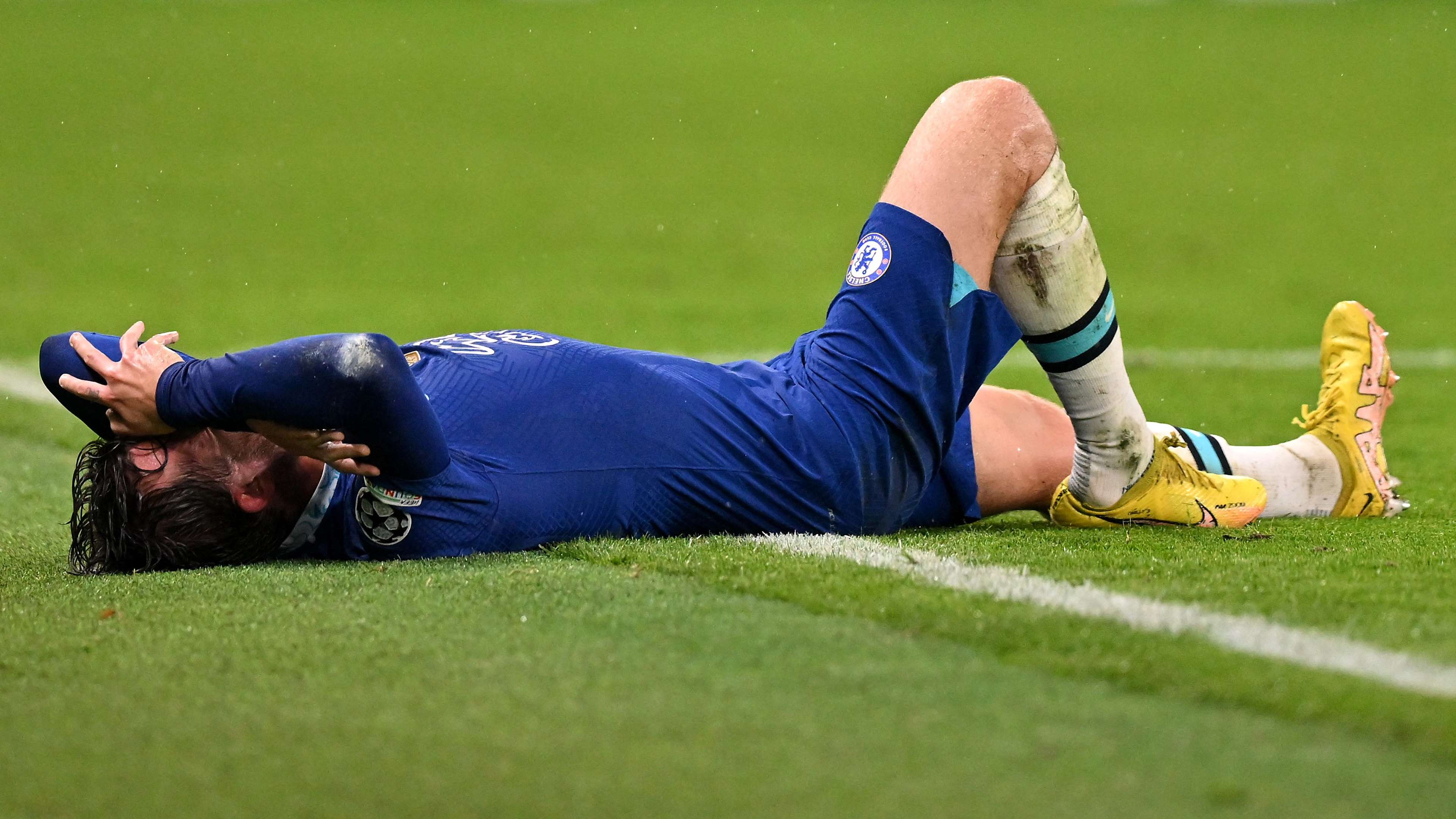 Chilwell lies down