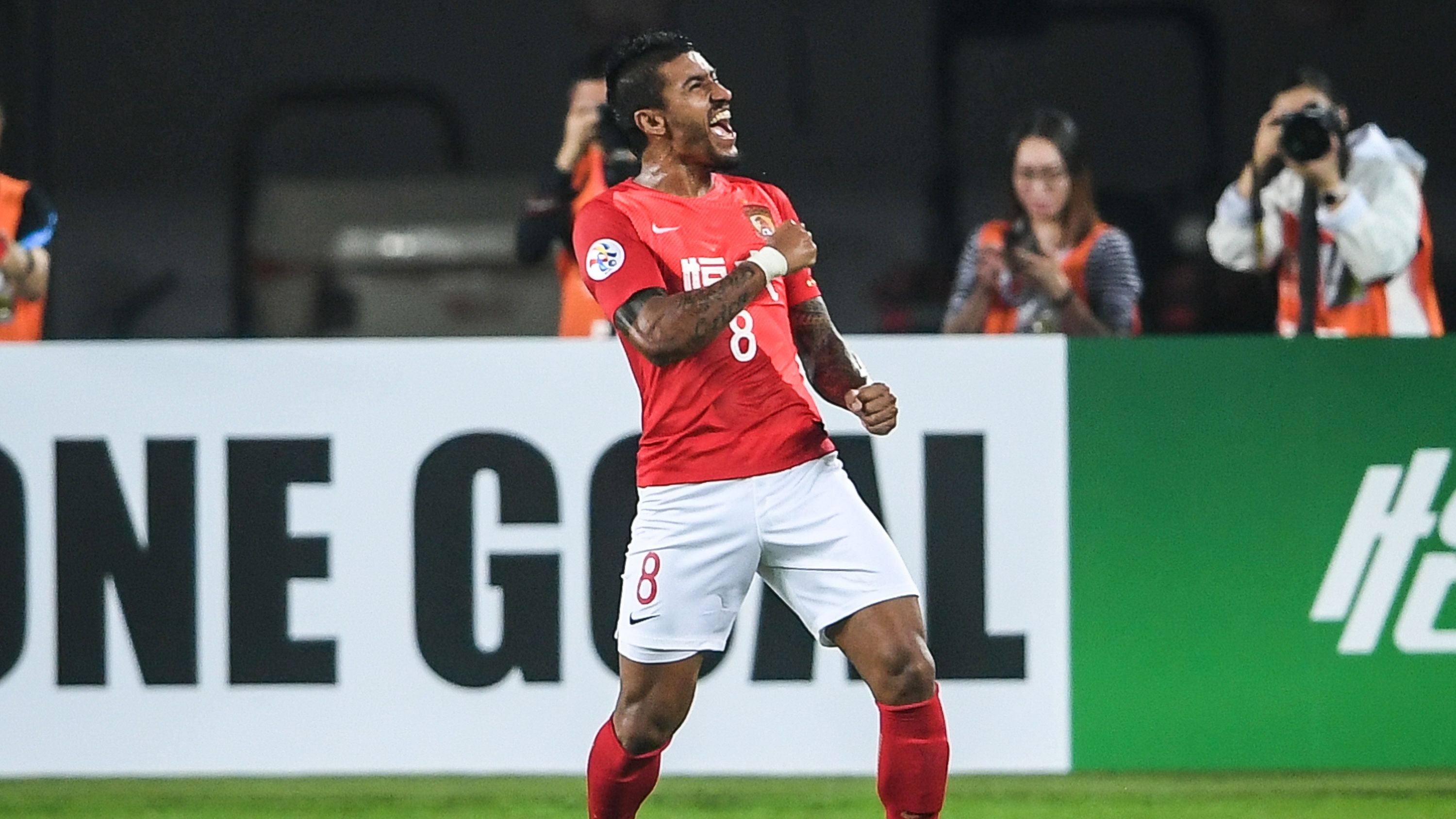 Paulinho Guangzhou Evergrande 2019
