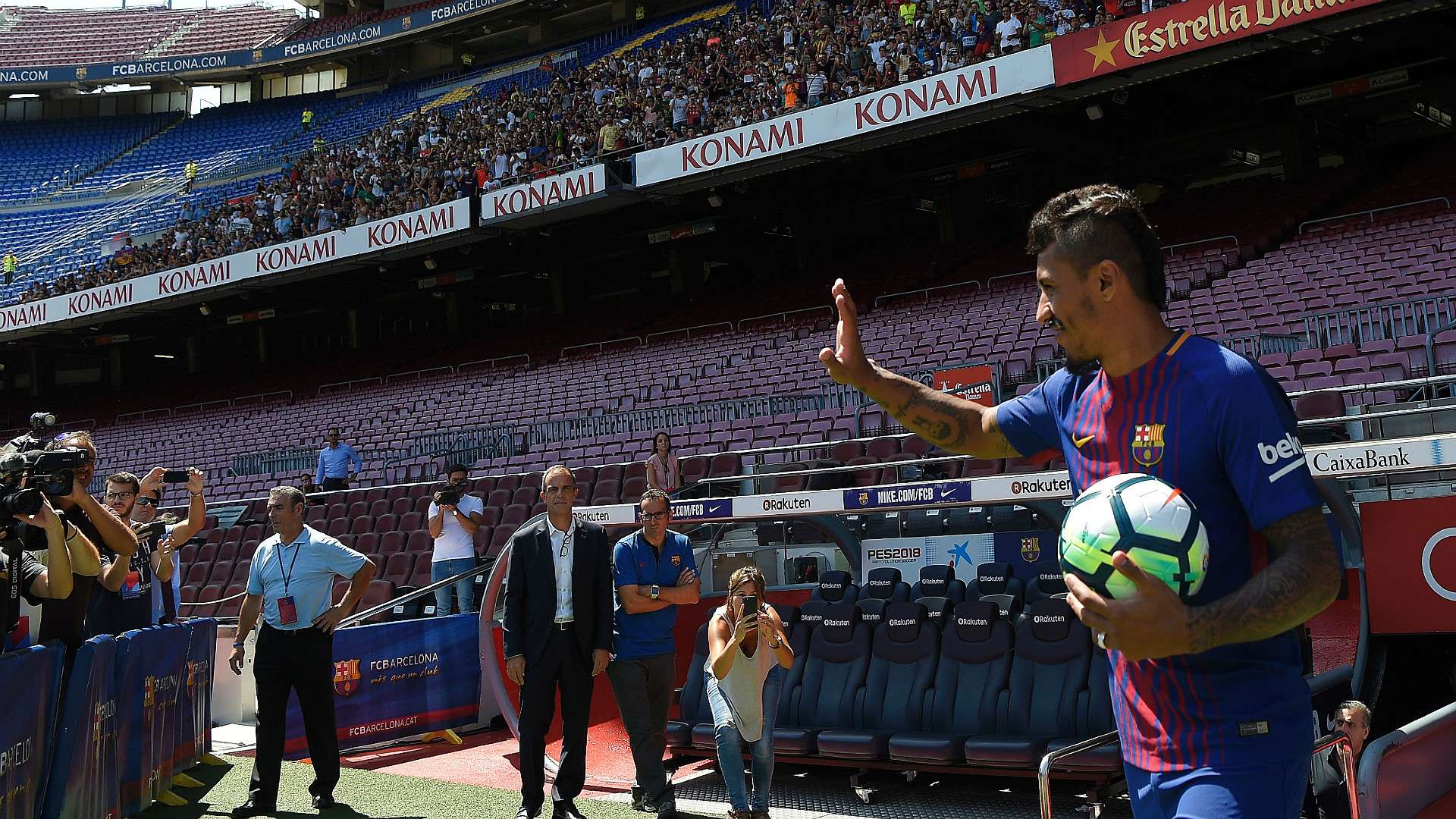 Paulinho Barcelona Unveiling