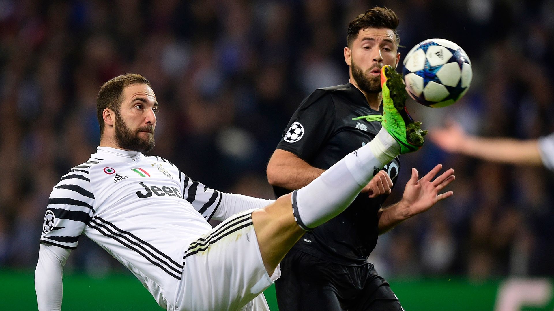 Felipe Higuain Porto Juventus Champions League R16 22022017