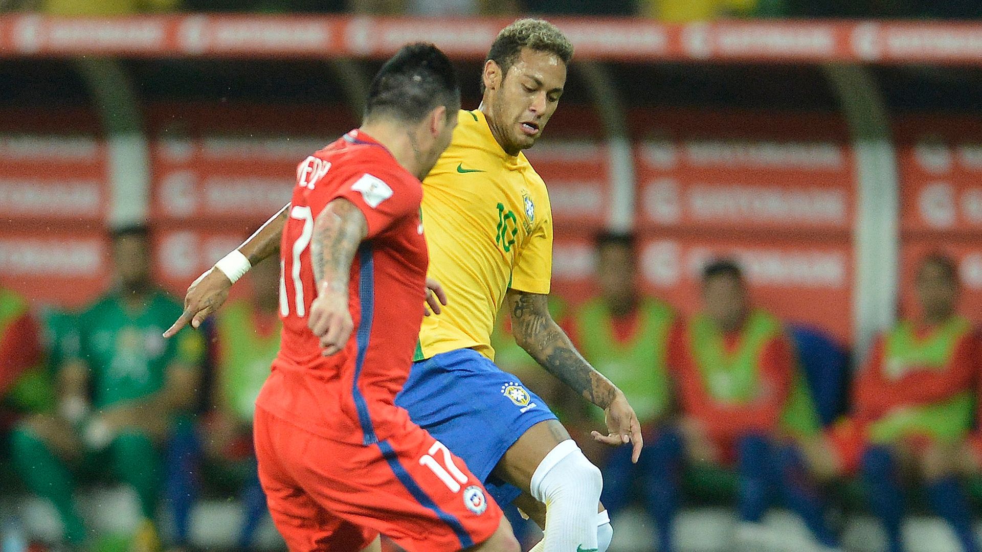Neymar Gary Medel Brasil Chile WC Qualifiers 2018 10102017