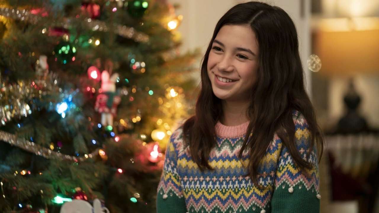 Scarlett Estevez in Christmas... Again?!