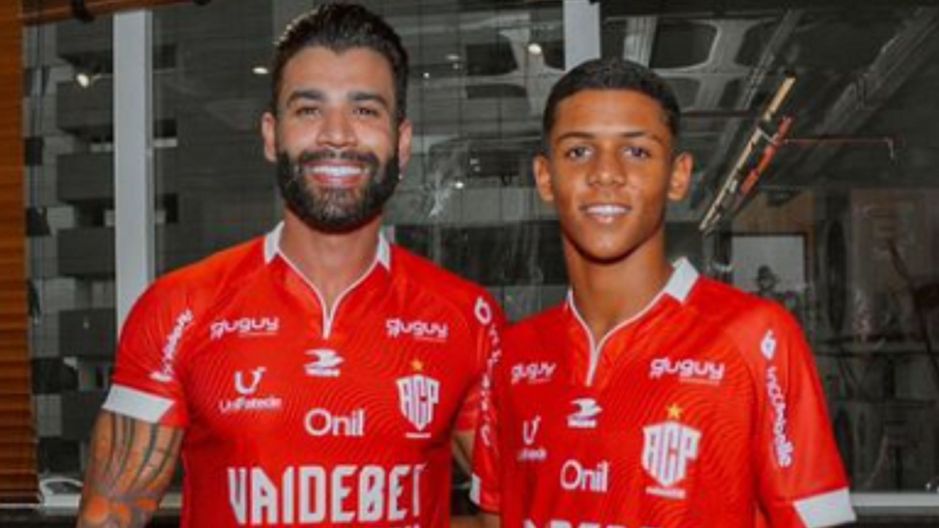 Akiles é anunciado em clube de Gusttavo Lima