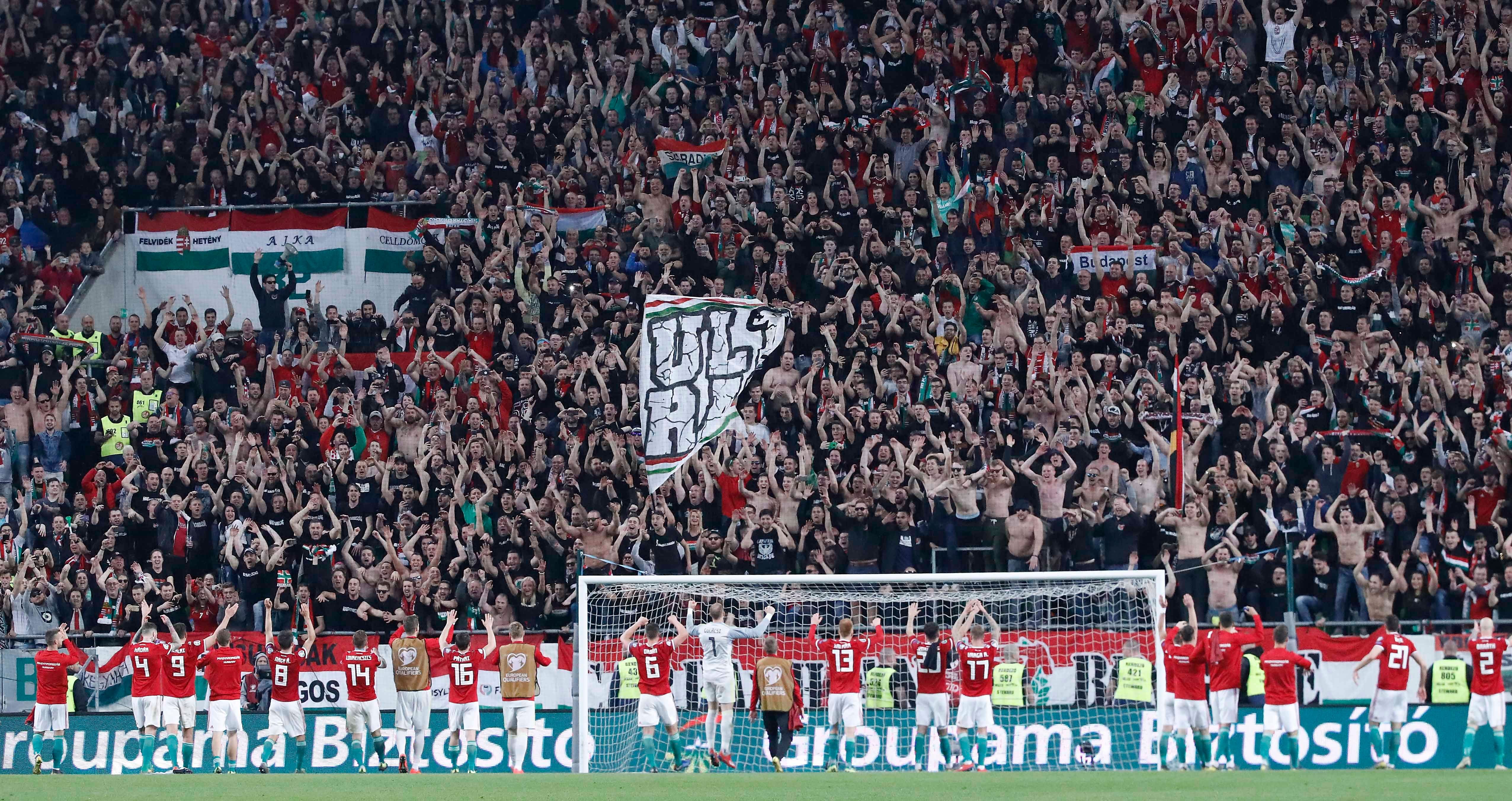 magyar szurkolók