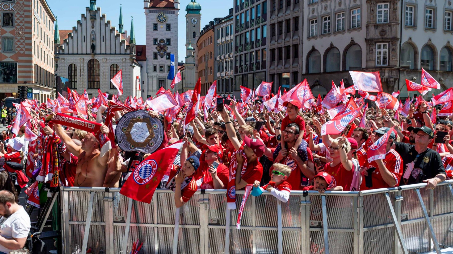 FC Bayern fans title celebrations 2022