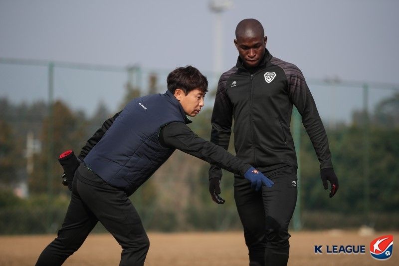 김기동 팔라시오스